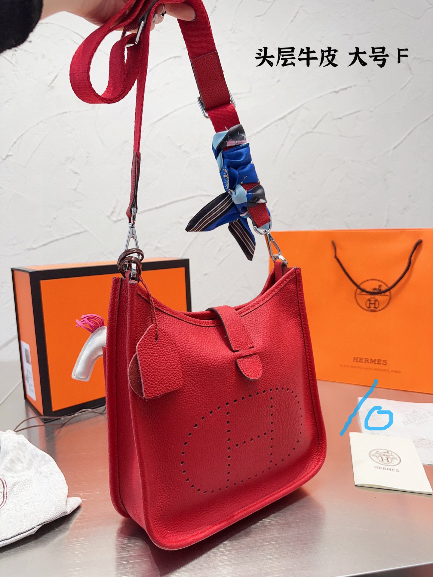 Hermas Evelyne85$code:10856 gallery