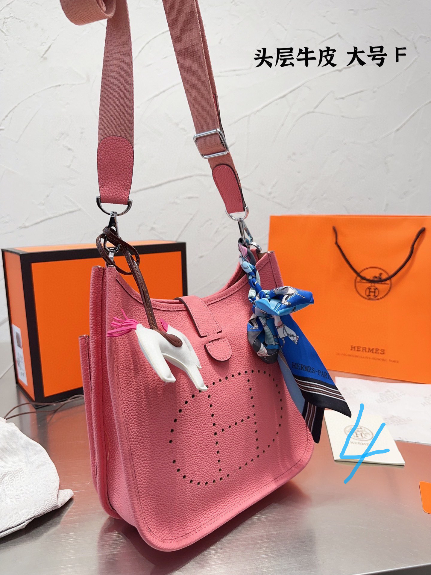 Hermas Evelyne85$code:10856 gallery