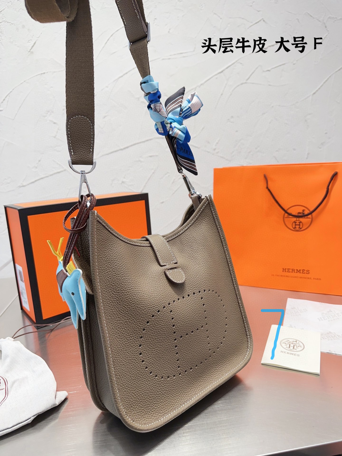 Hermas Evelyne85$code:10856 gallery