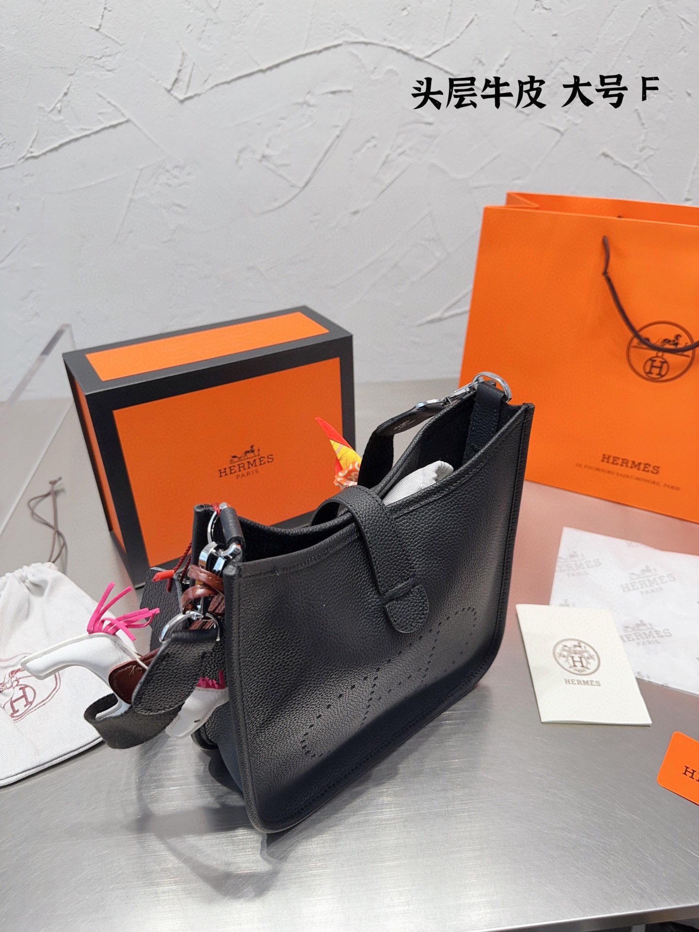 Hermas Evelyne85$code:10856 gallery