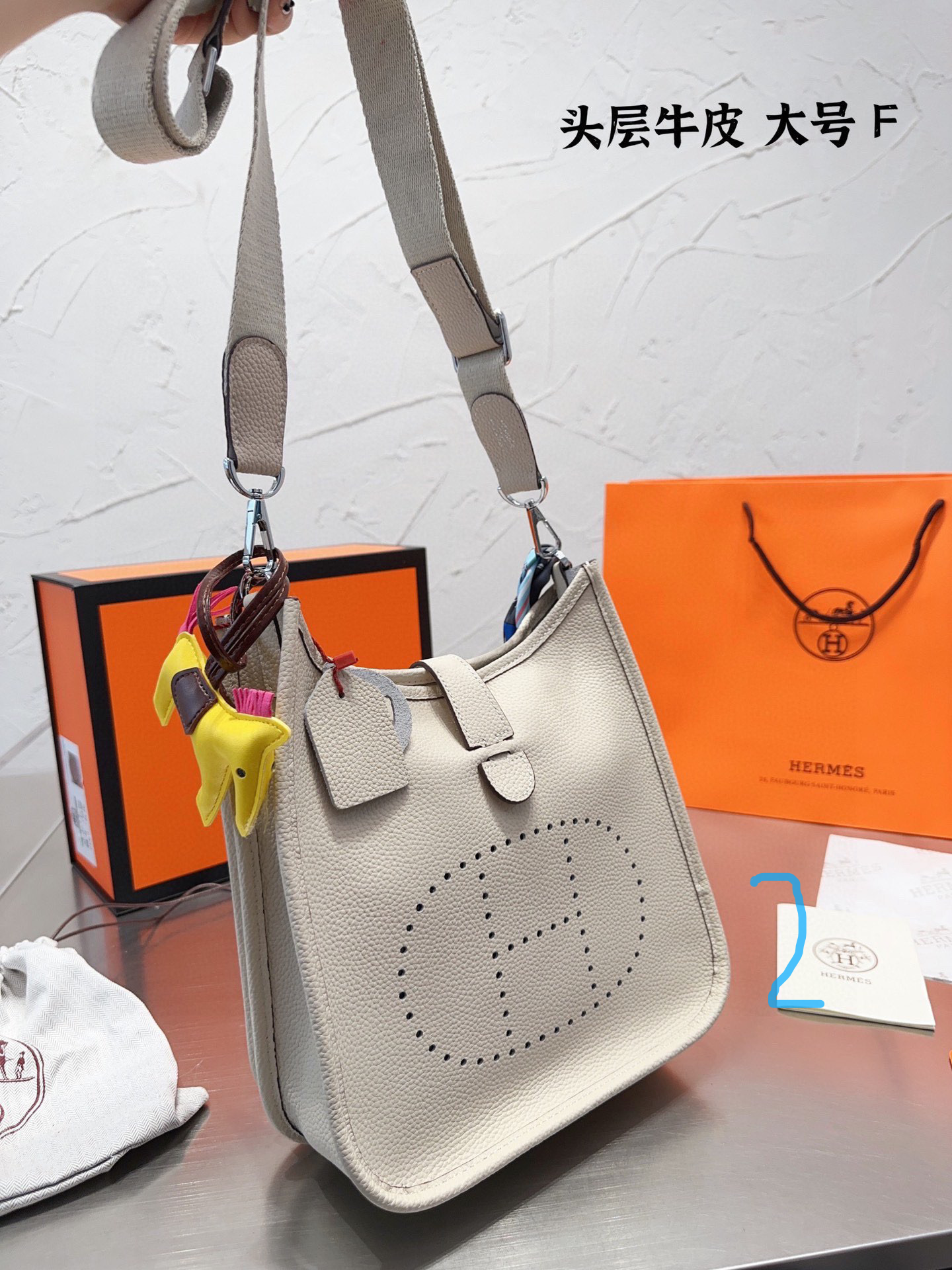 Hermas Evelyne85$code:10856 gallery