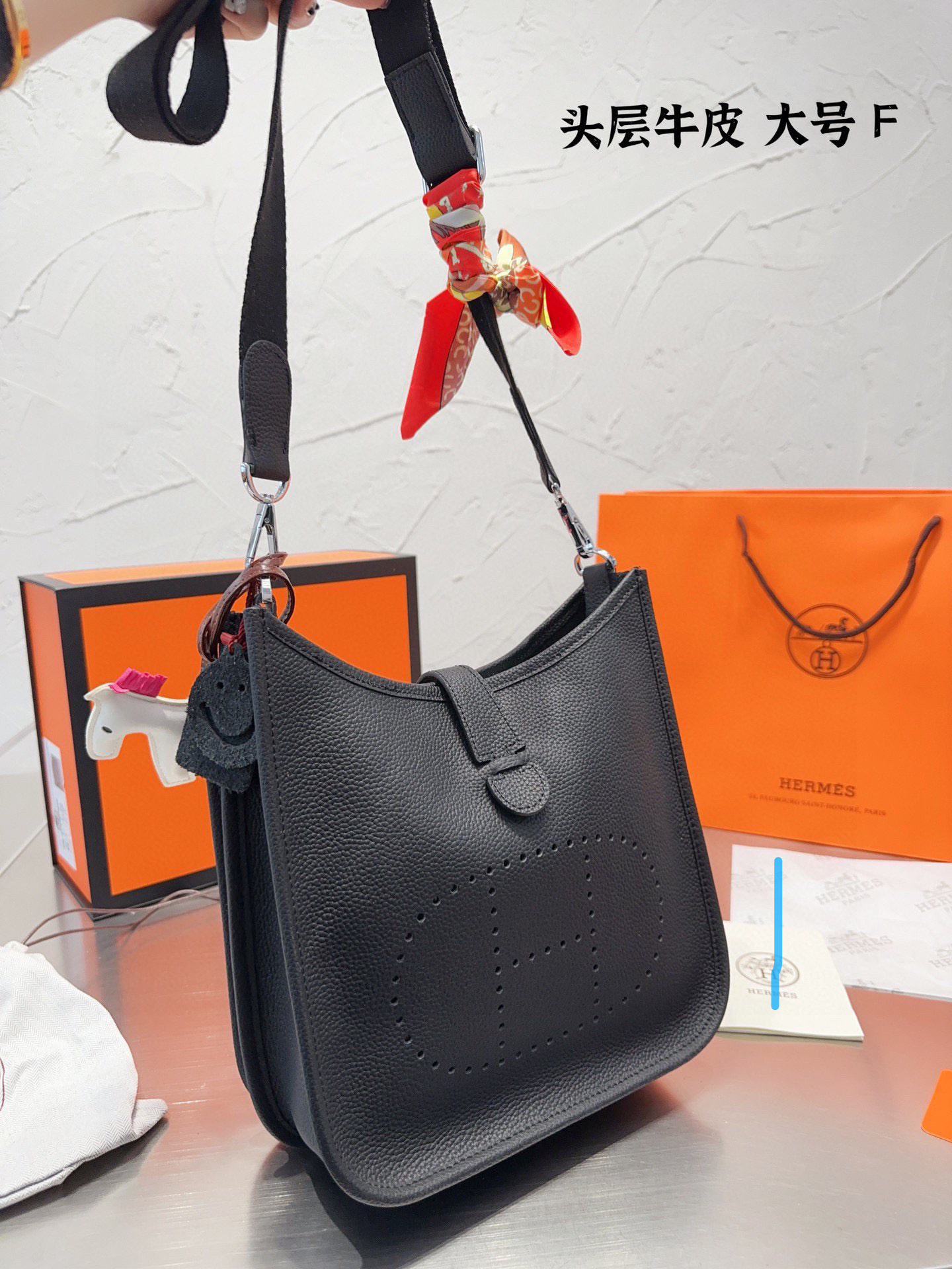 Hermas Evelyne85$code:10856 gallery