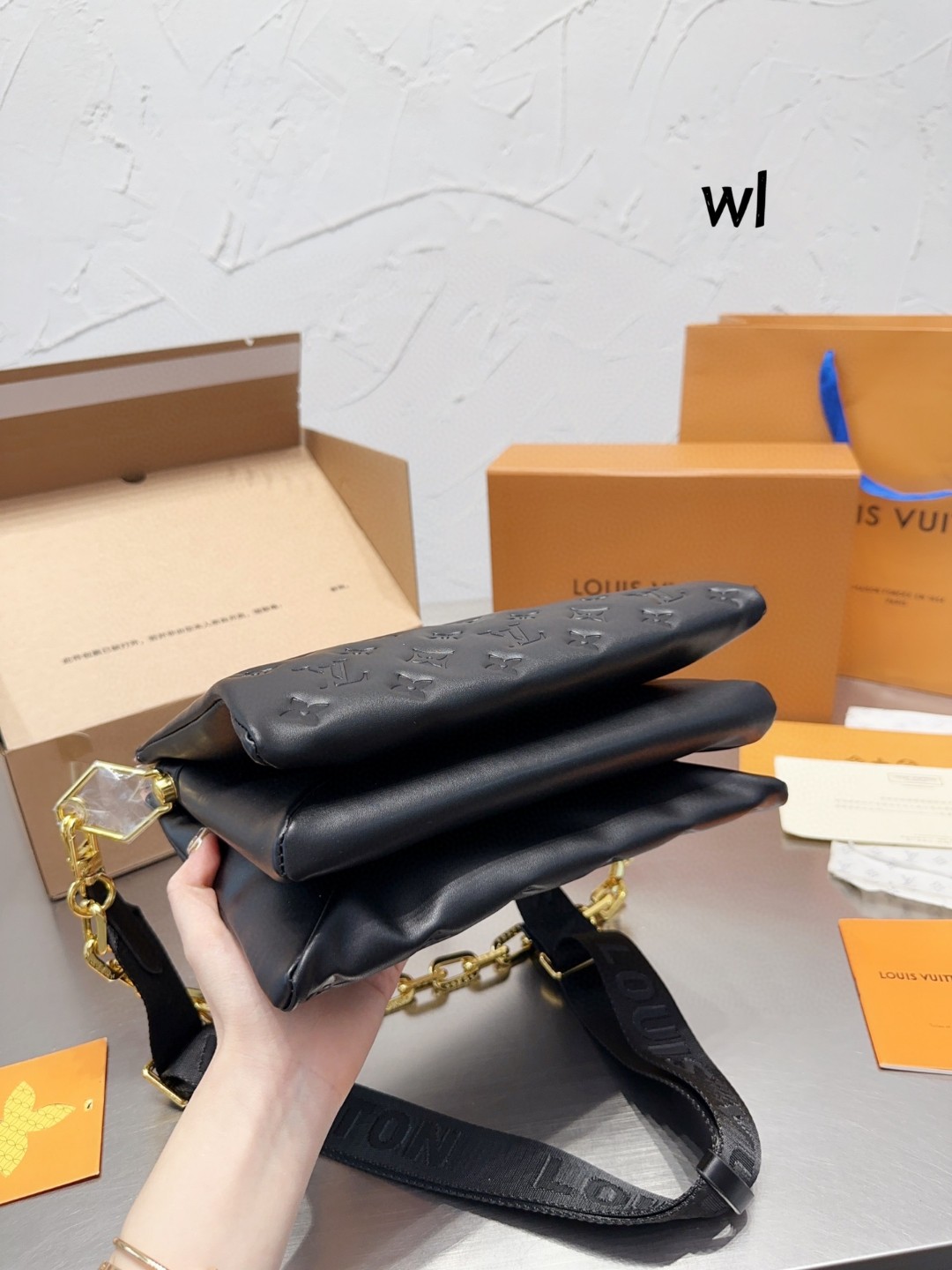 LV $102 code：14573 gallery