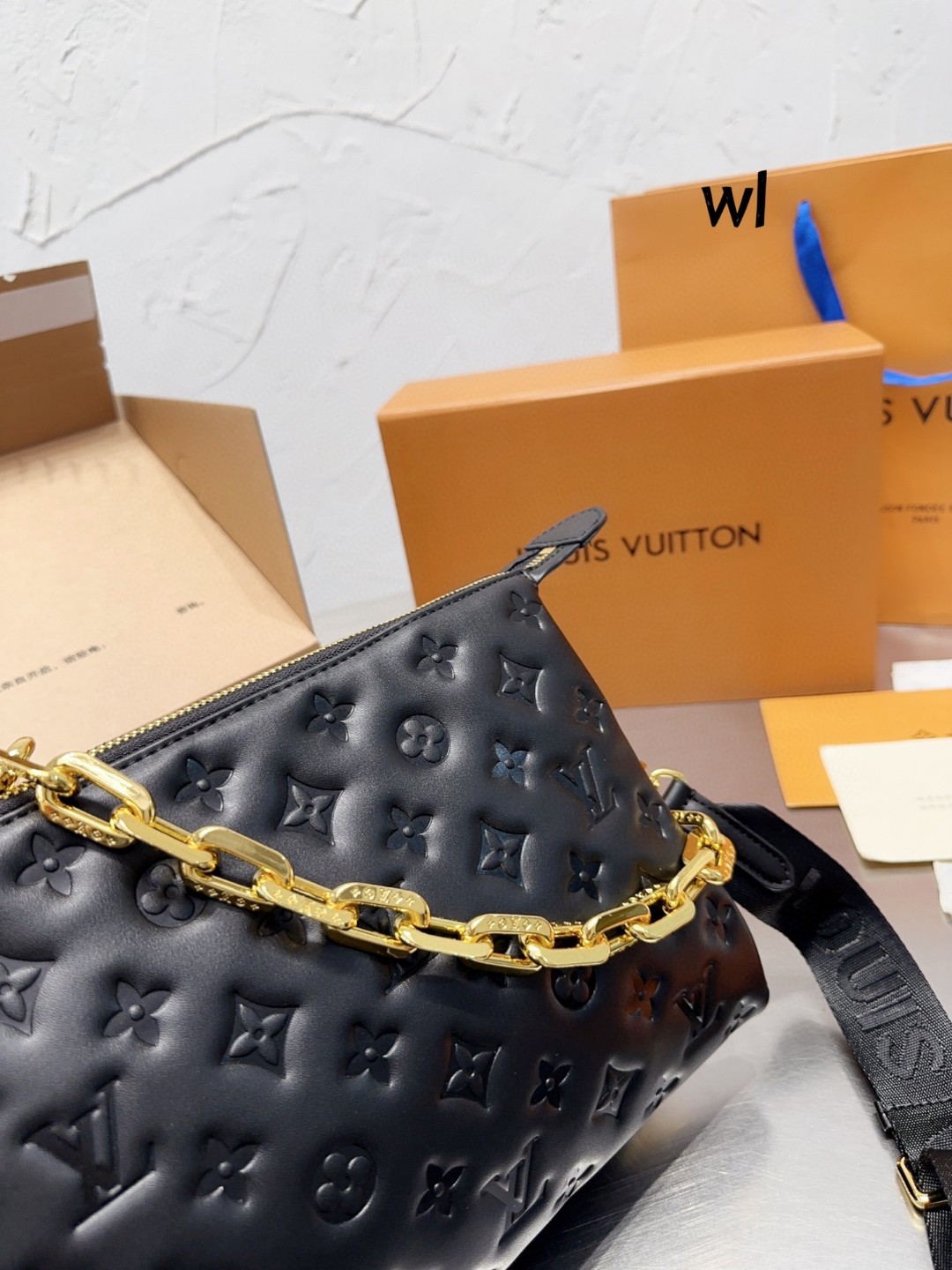 LV $102 code：14573 gallery