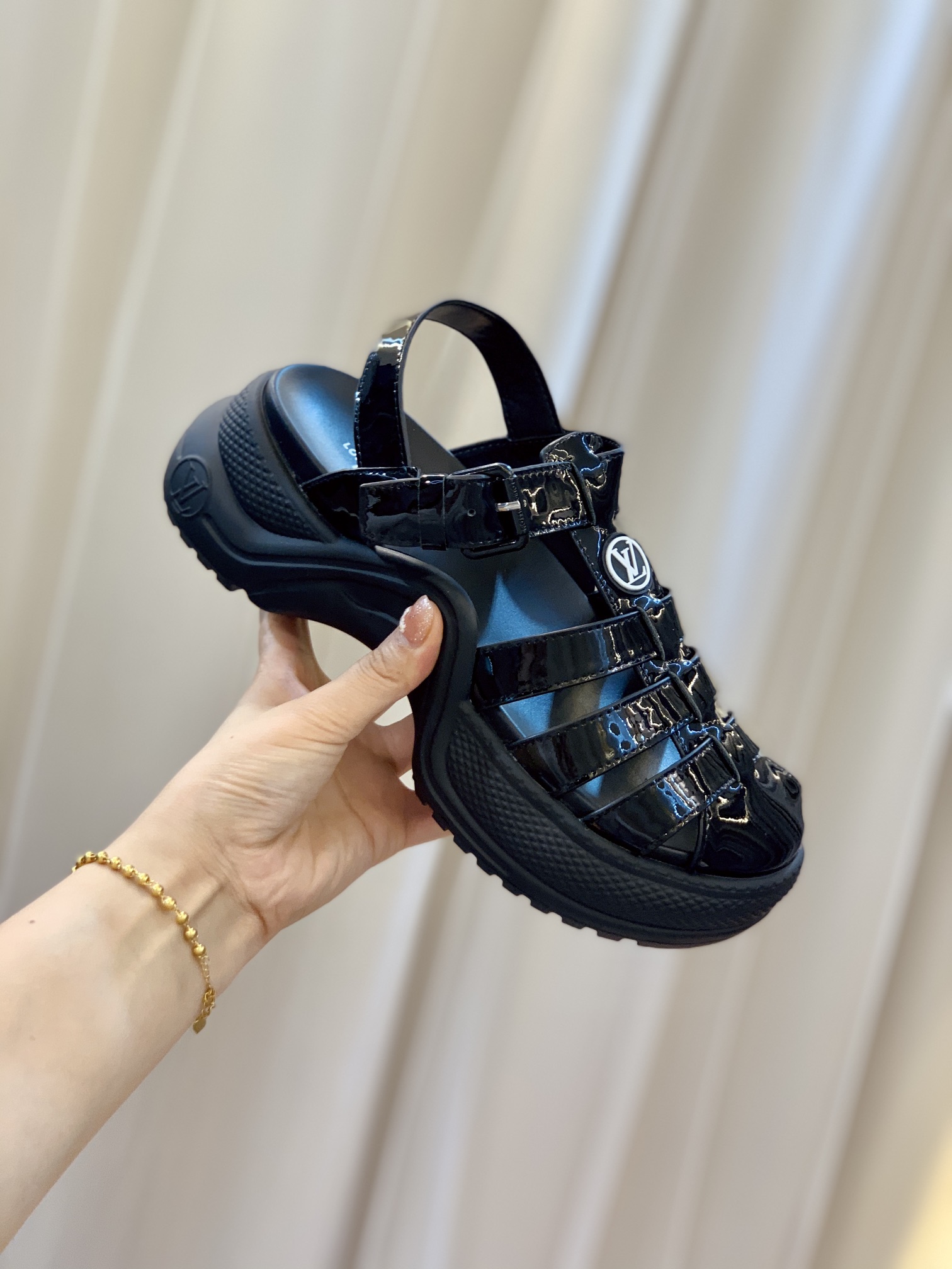 LV $120 code：14538 gallery