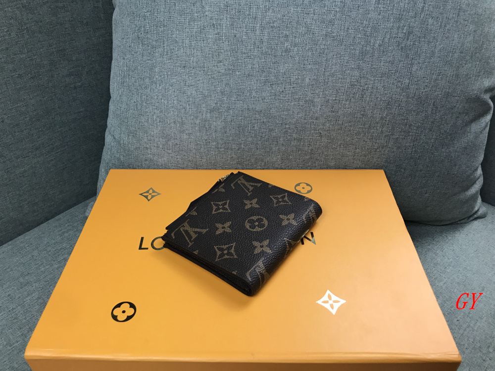 LV $18 CODE：13182 gallery