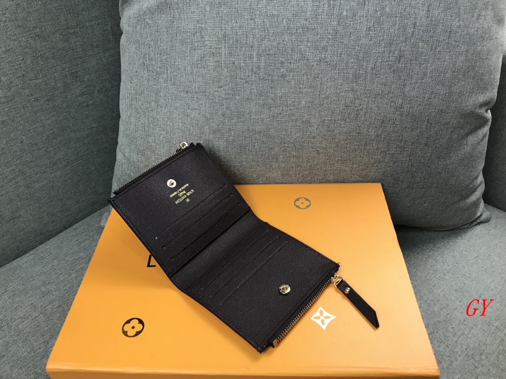 LV $18 CODE：13182 gallery