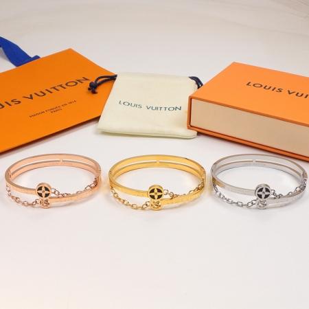 LV $21 code：13801 gallery