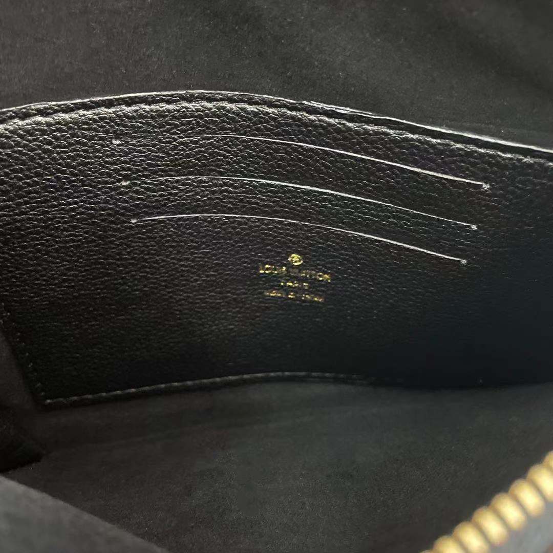 LV $25 CODE：14262 gallery