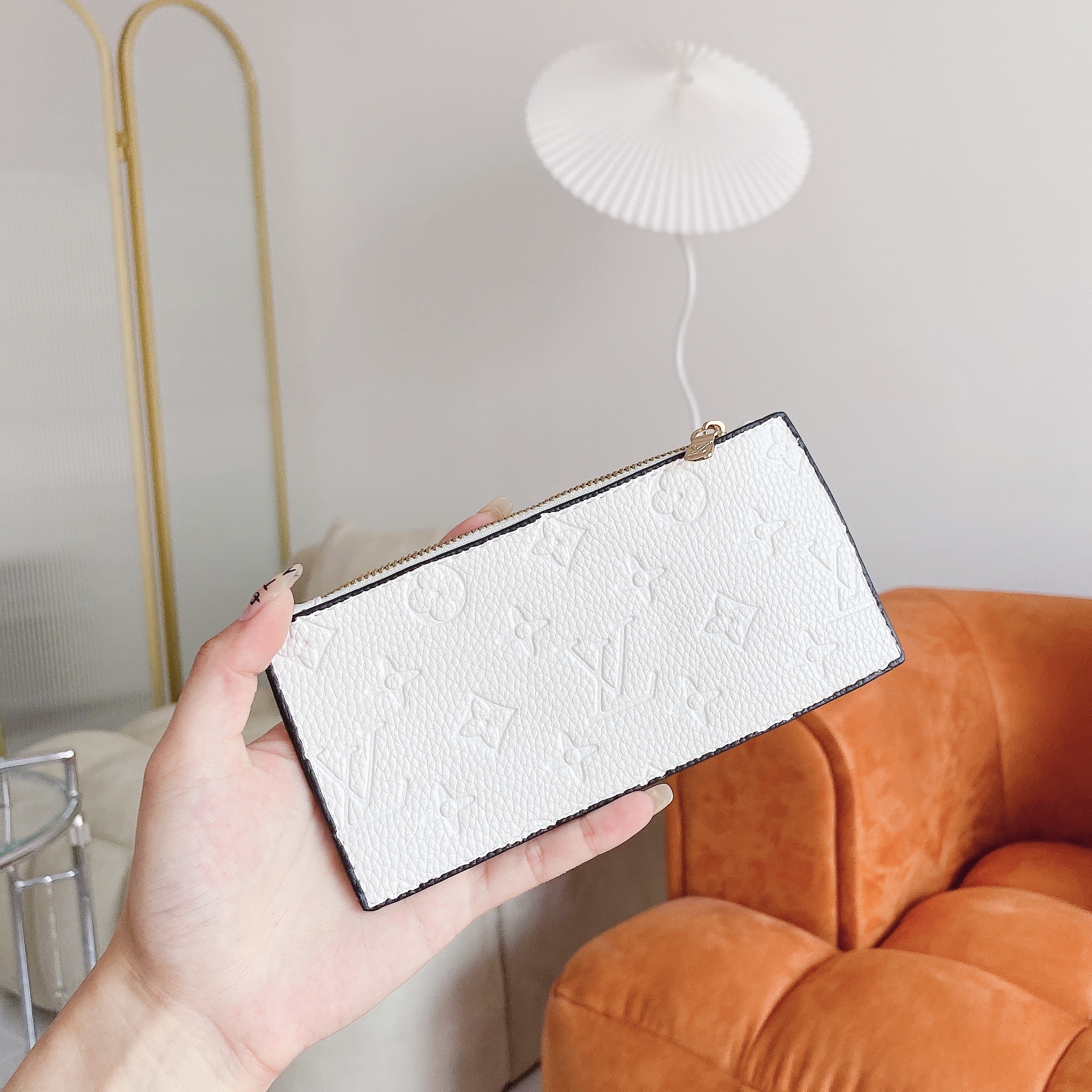 LV $30 code：13570 gallery