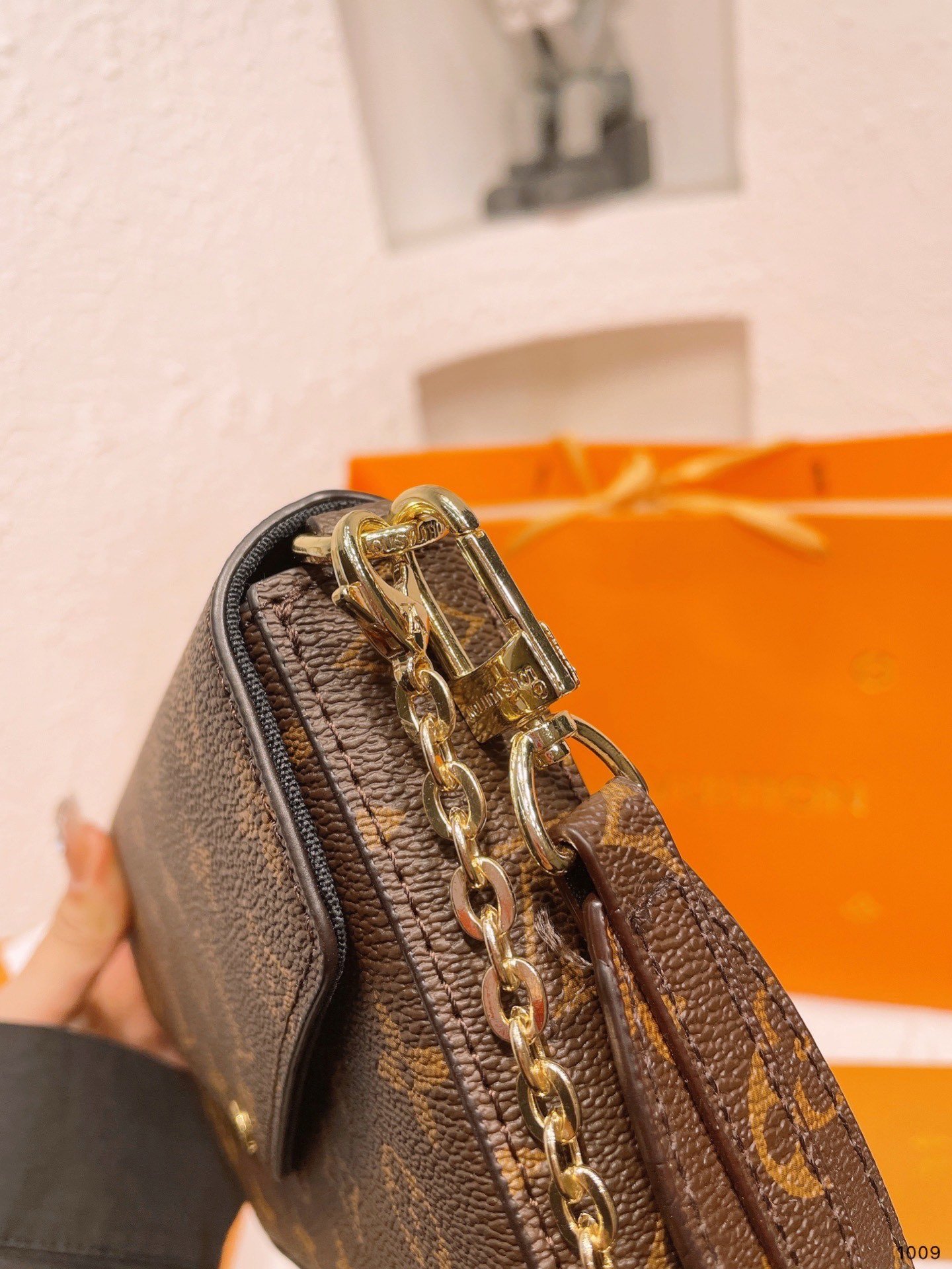 LV $52 code：13555 gallery