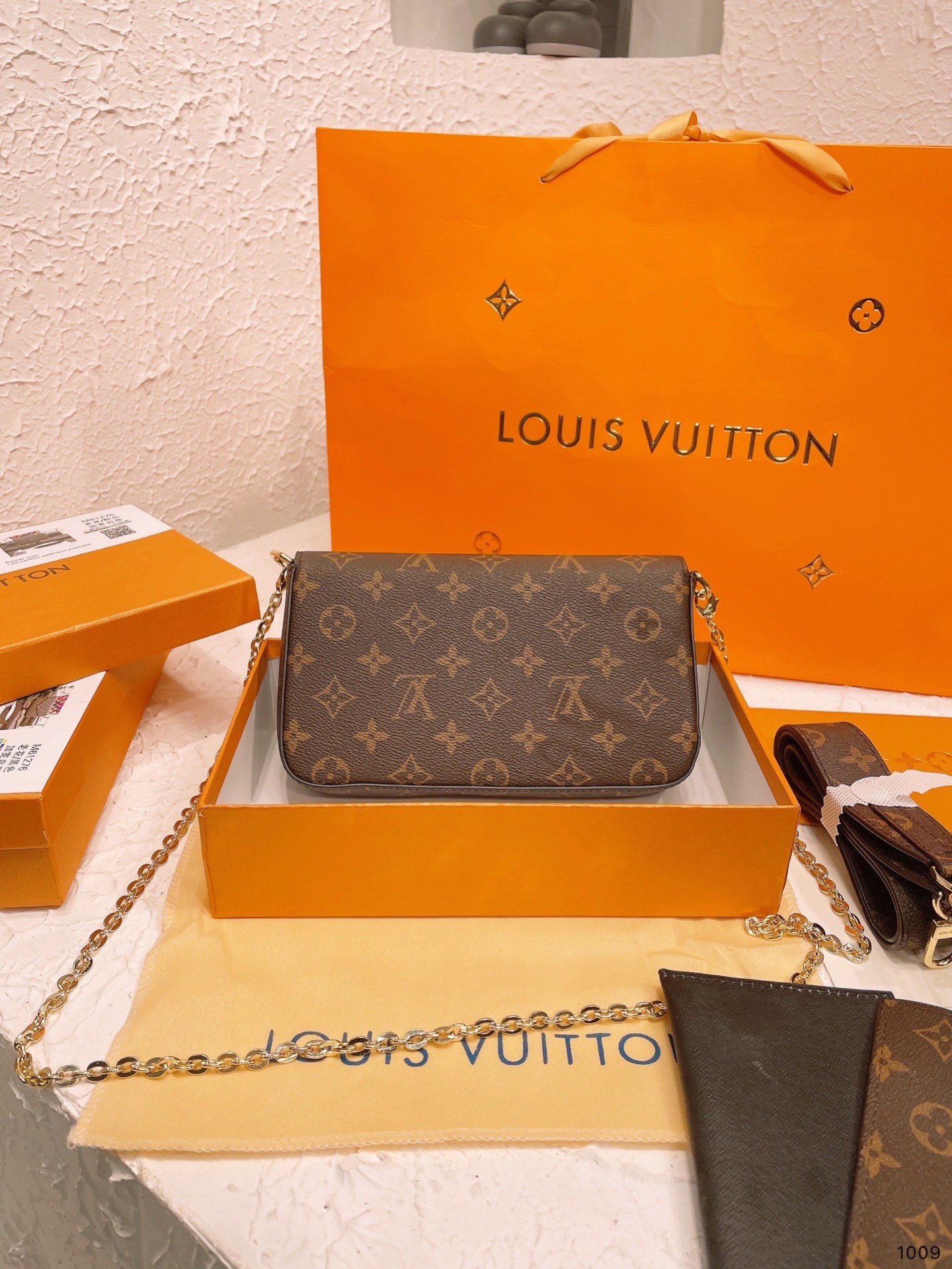 LV $52 code：13555 gallery