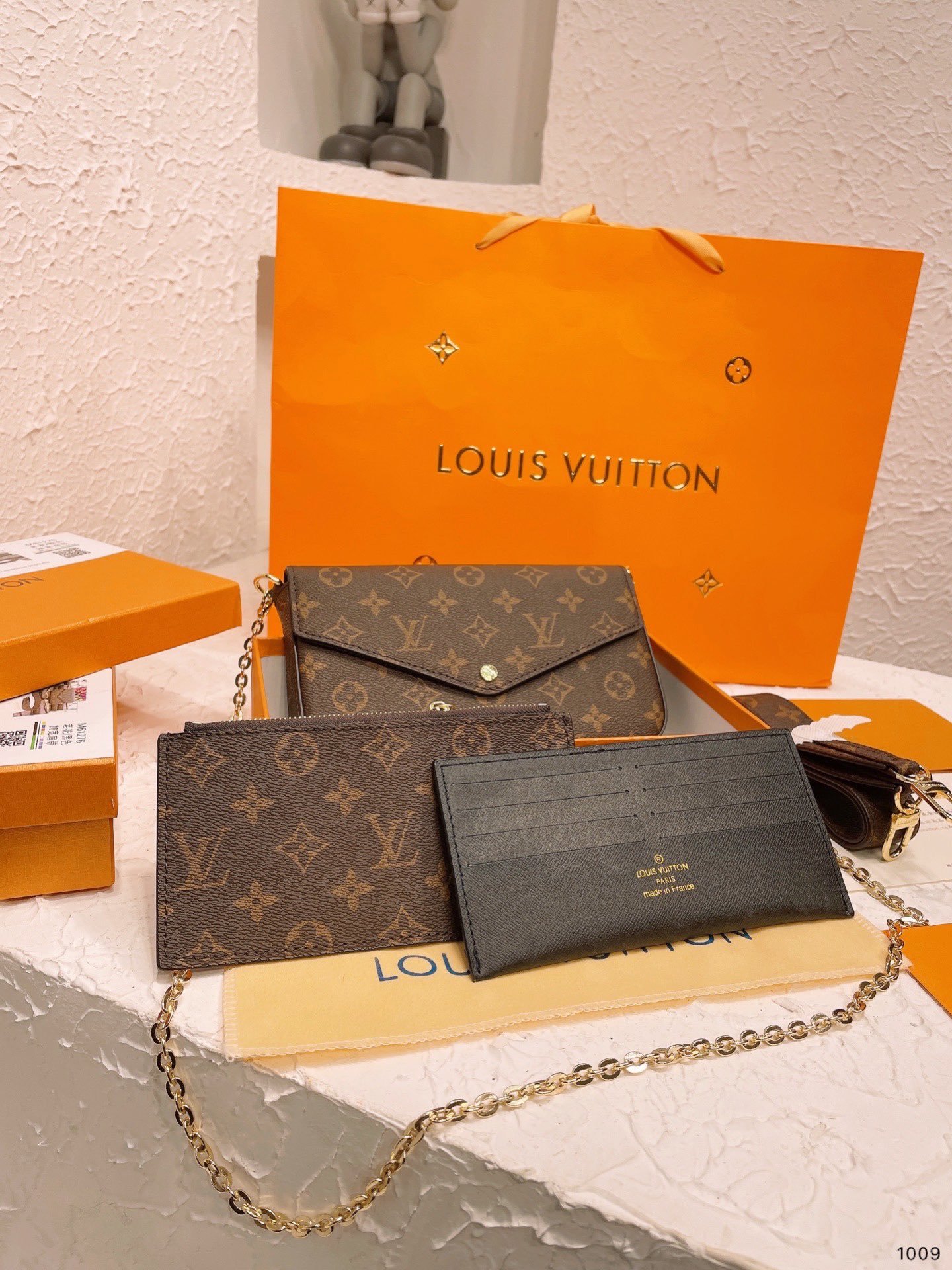 LV $52 code：13555 gallery