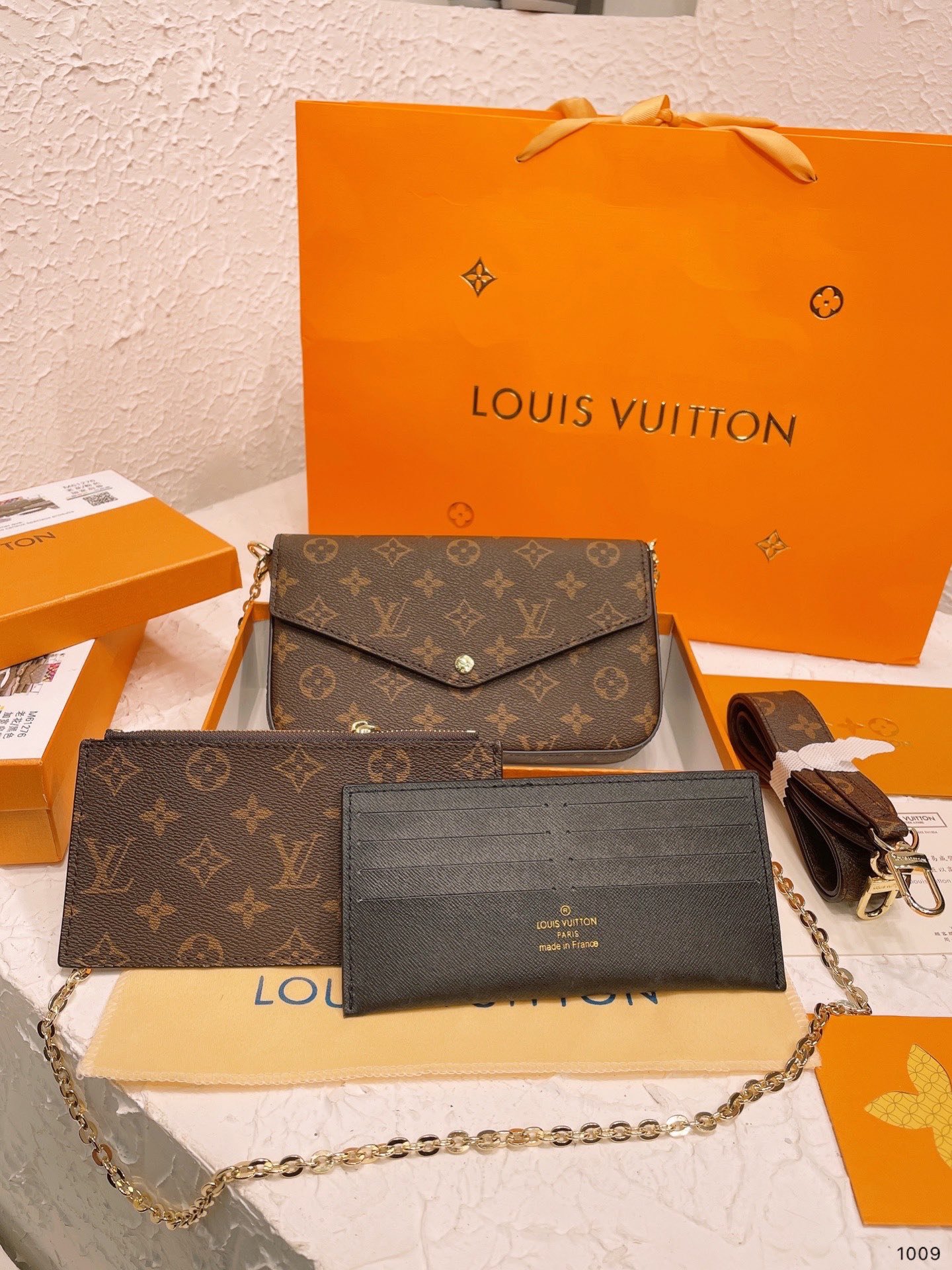 LV $52 code：13555 gallery