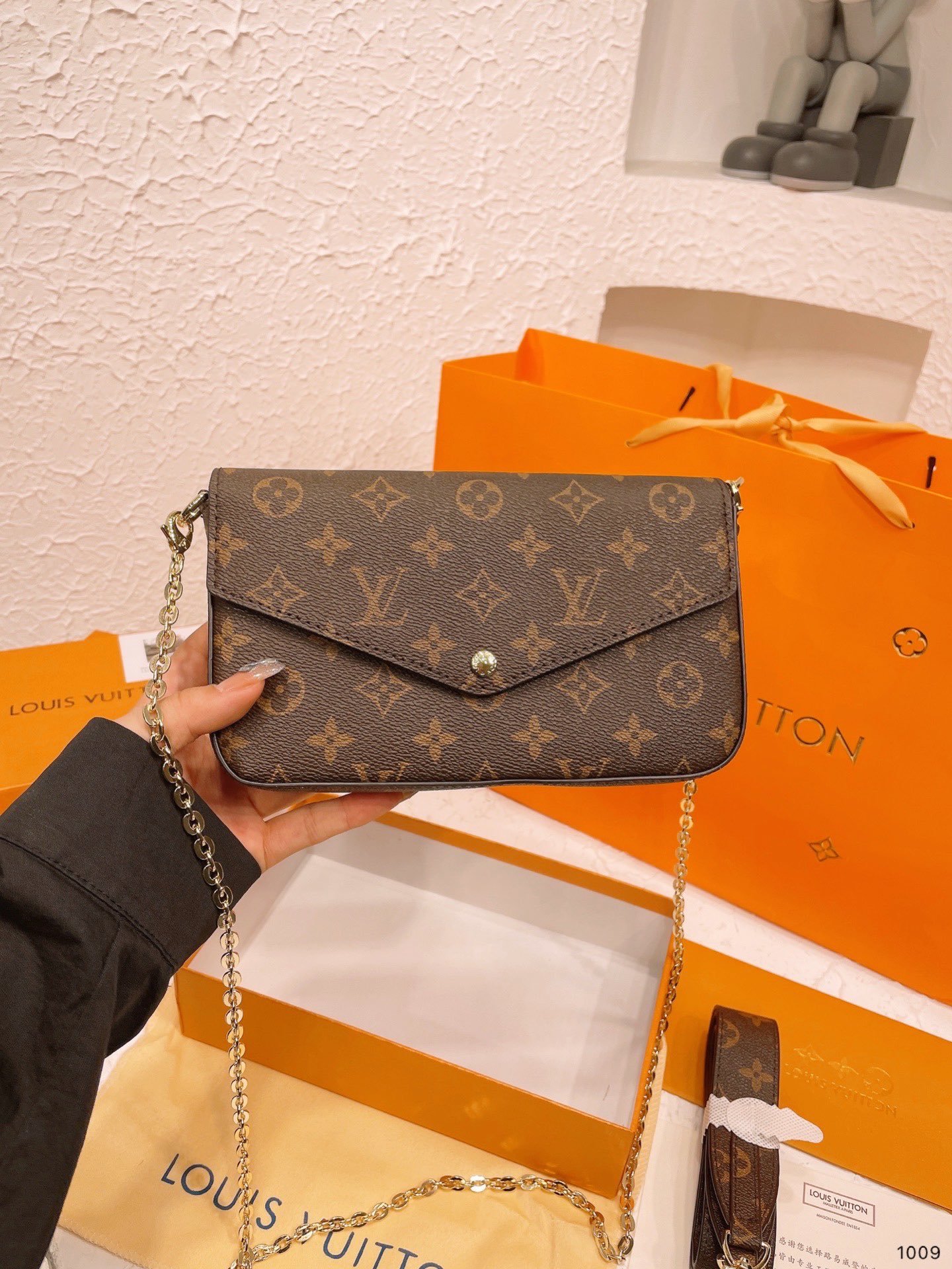 LV $52 code：13555 gallery