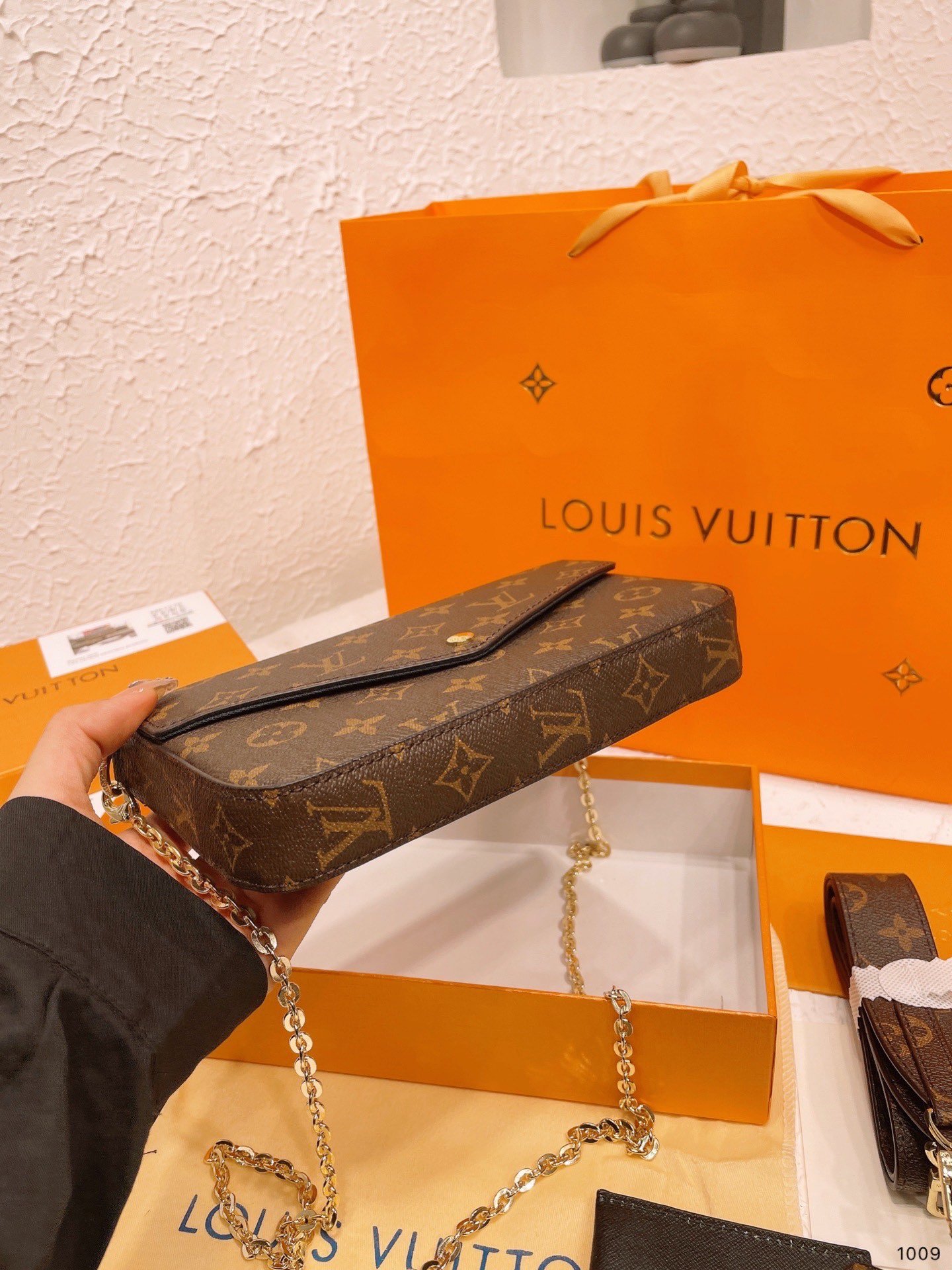 LV $52 code：13555 gallery