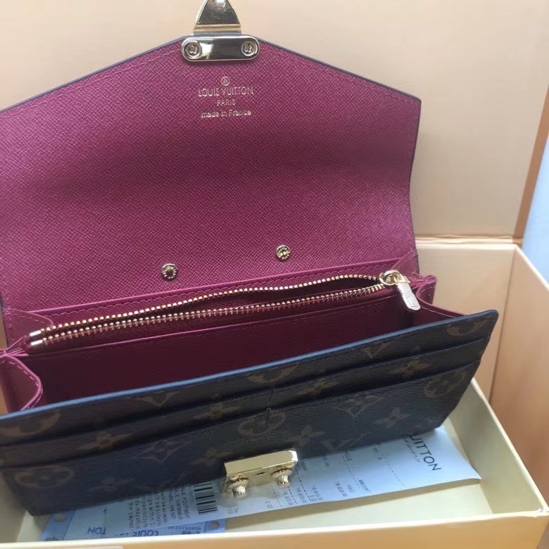 LV $56 CODE:8994 gallery
