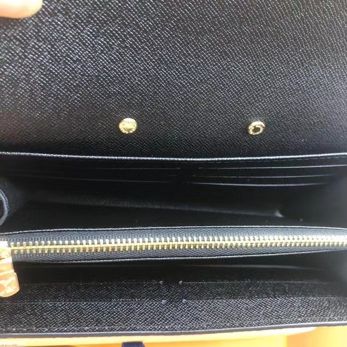 LV $56 CODE:8994 gallery