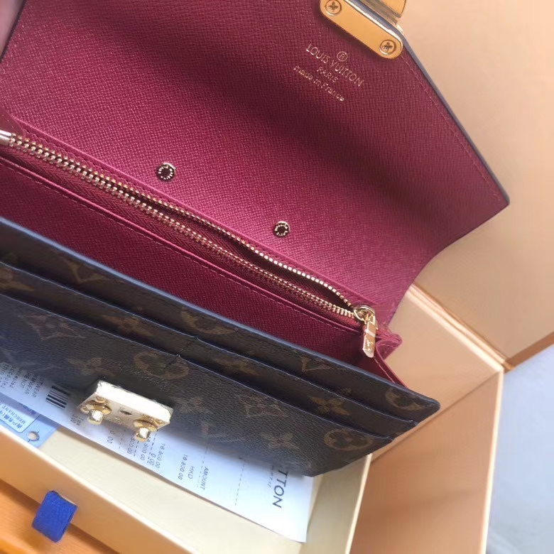 LV $56 CODE:8994 gallery
