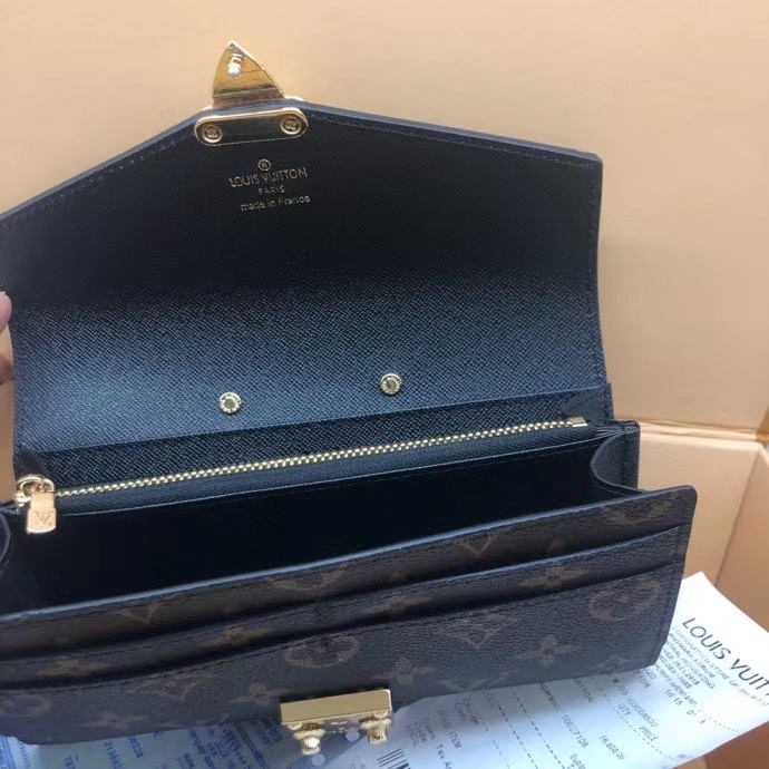 LV $56 CODE:8994 gallery