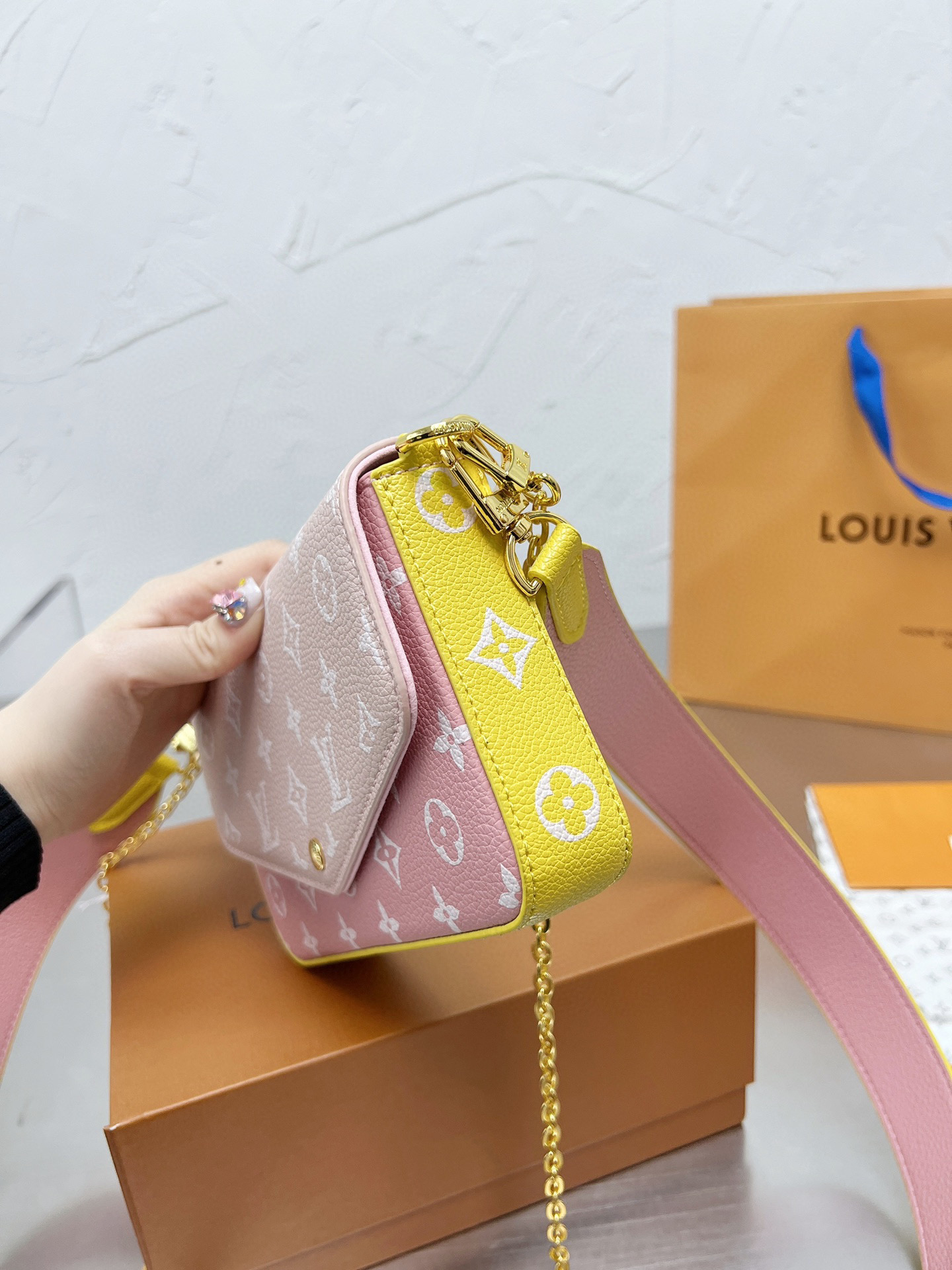 LV $60 Code：13128 gallery