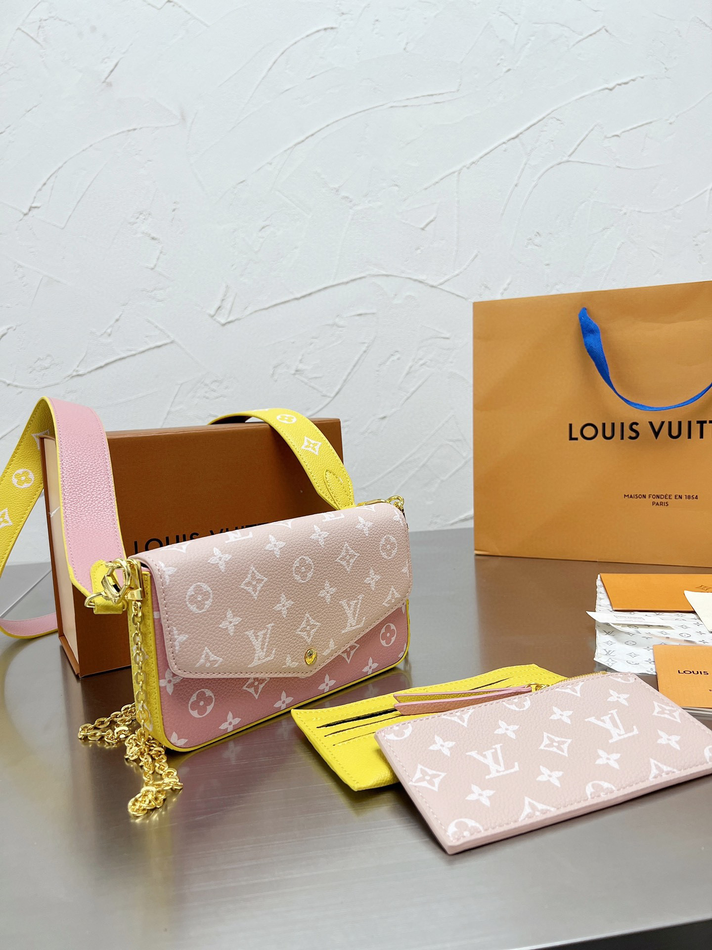 LV $60 Code：13128 gallery