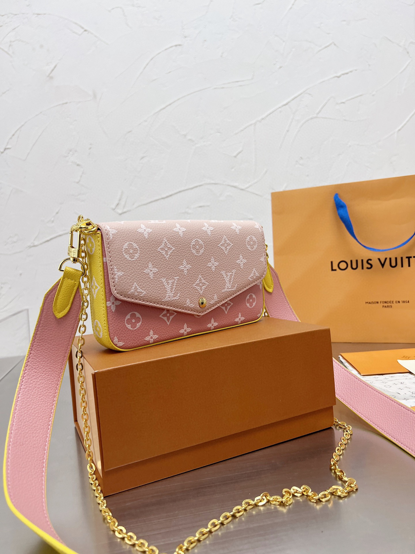 LV $60 Code：13128 gallery
