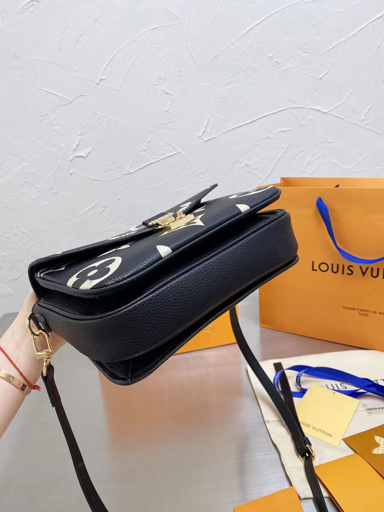 LV $64 Code：13087 gallery
