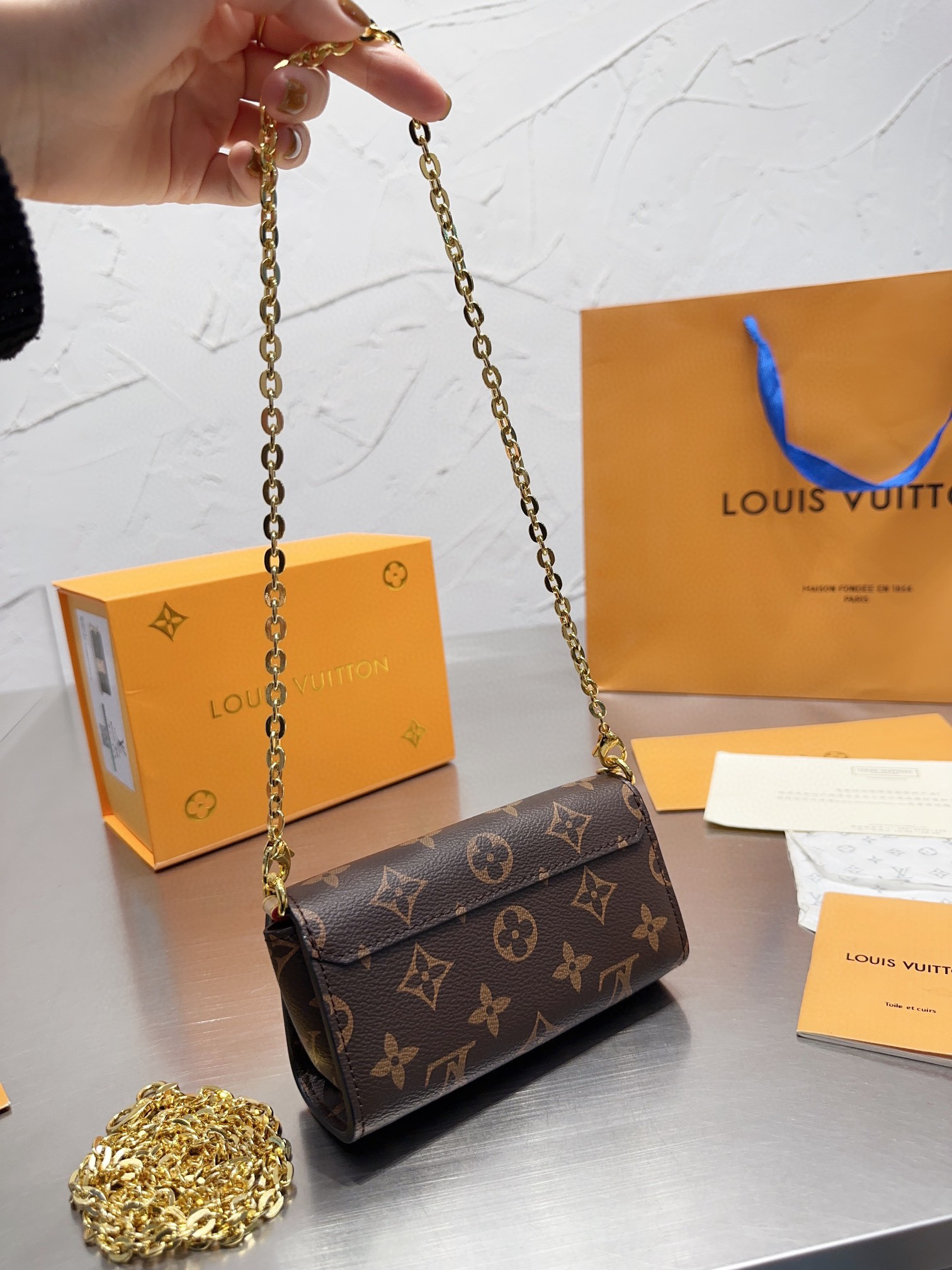 LV $64 code：14113 gallery