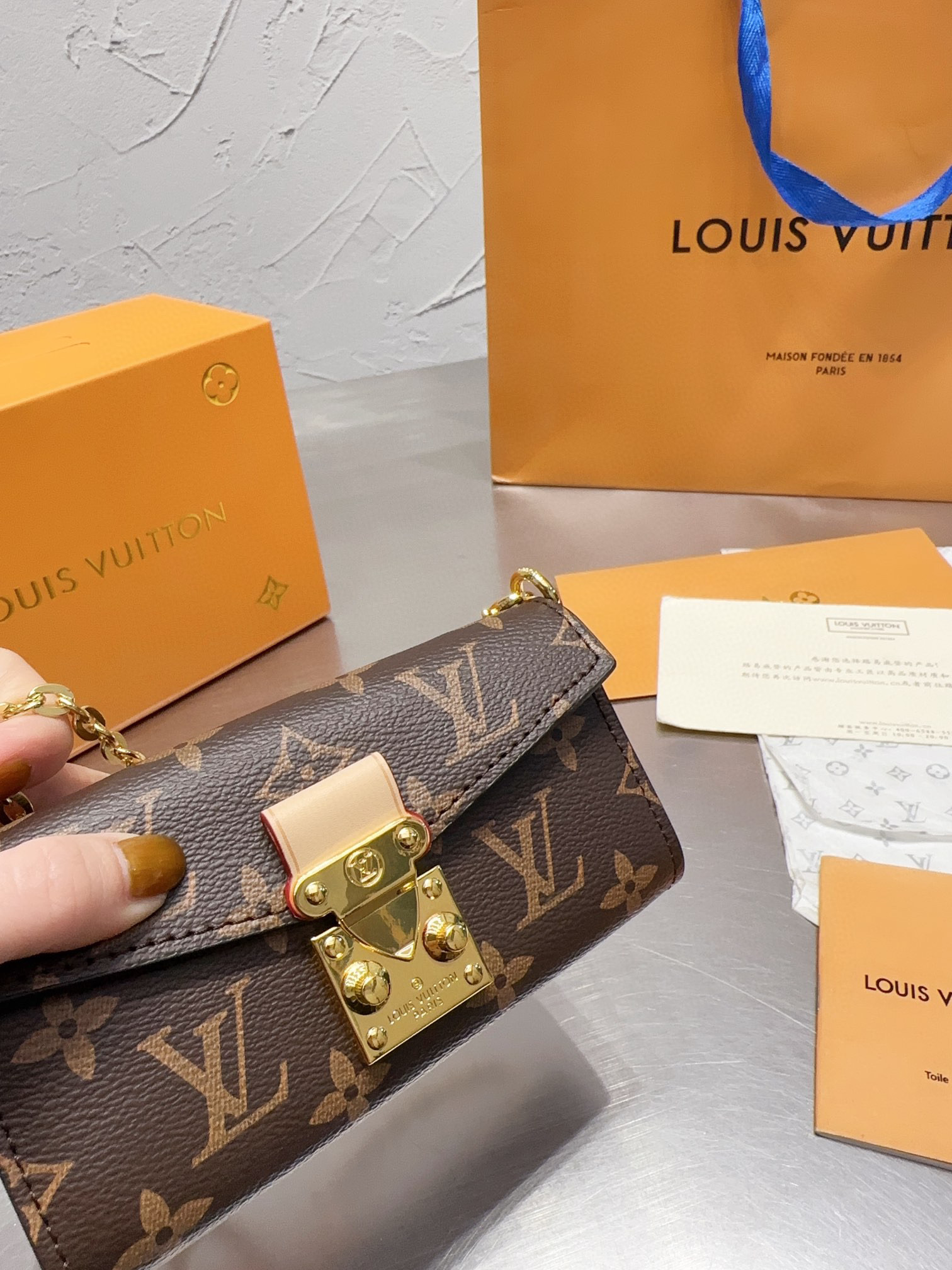 LV $64 code：14113 gallery