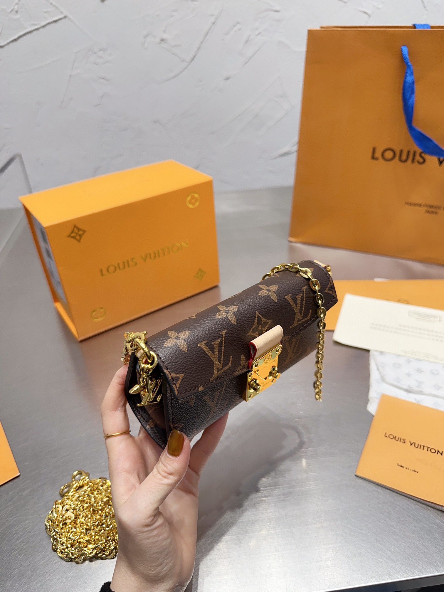 LV $64 code：14113 gallery