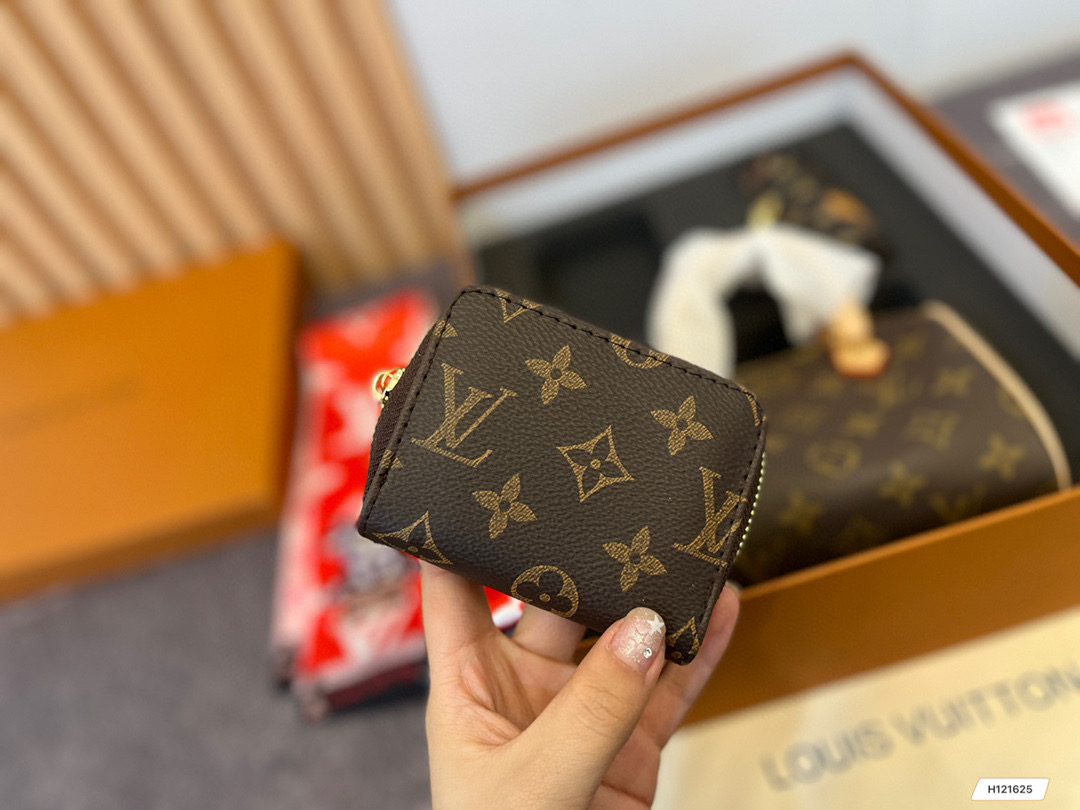 LV $72 code：14521 gallery