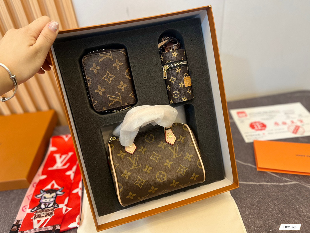 LV $72 code：14521 gallery