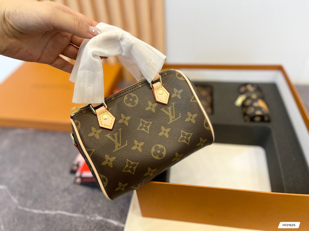 LV $72 code：14521 gallery
