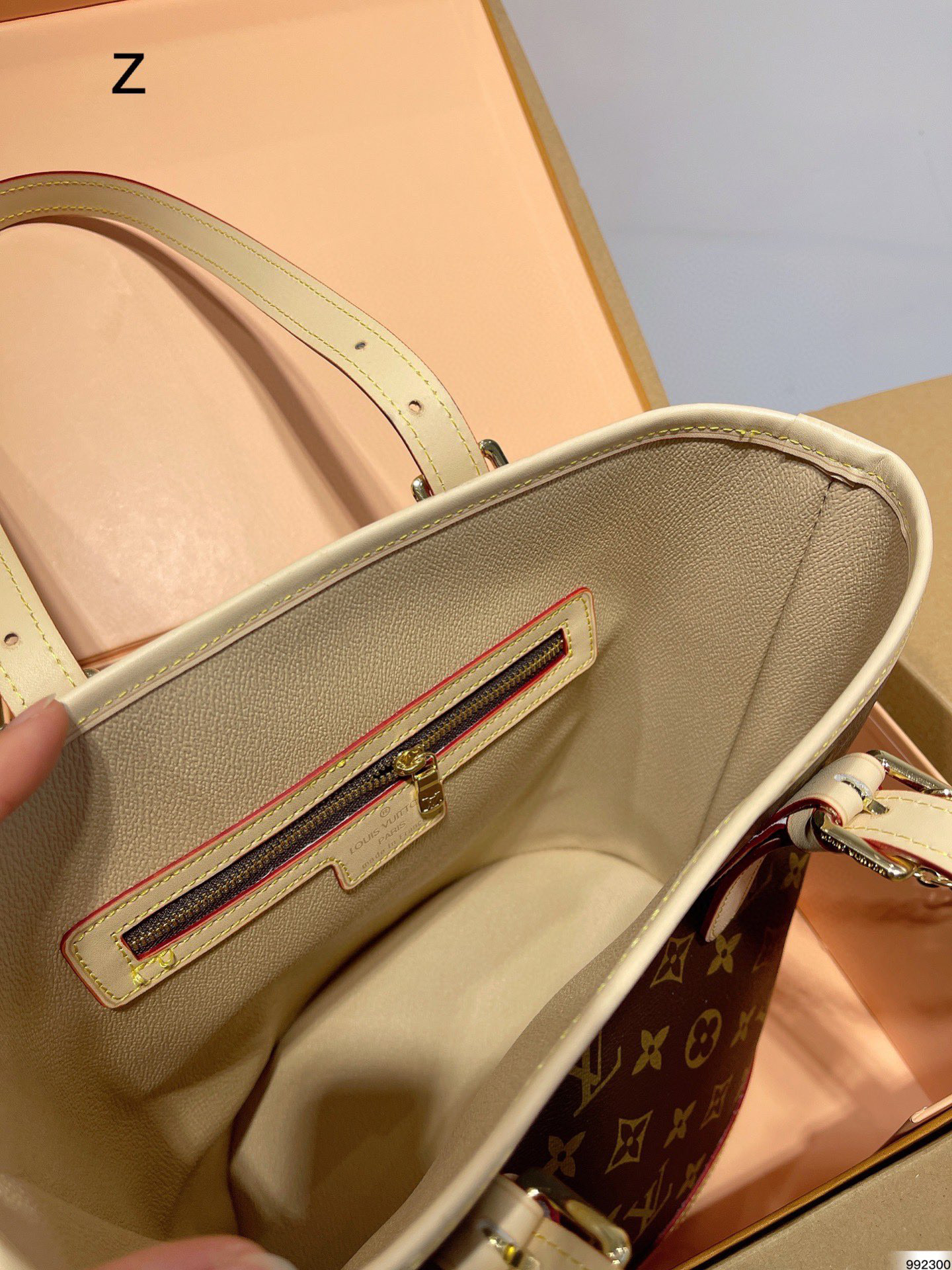 LV $76 code：13599 gallery