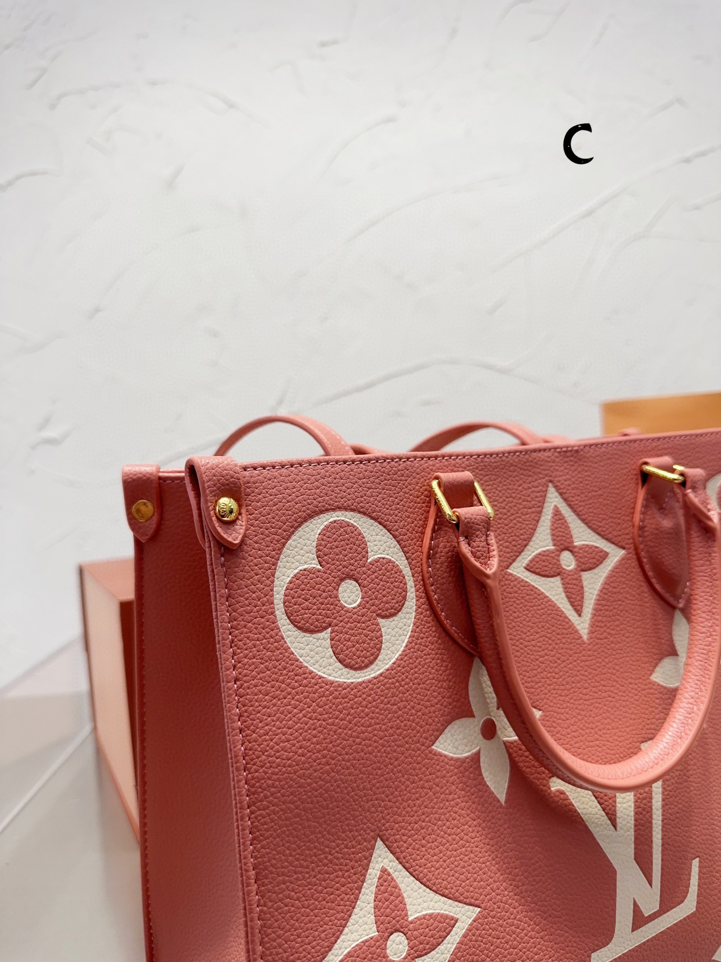 LV $76 code：14023 gallery