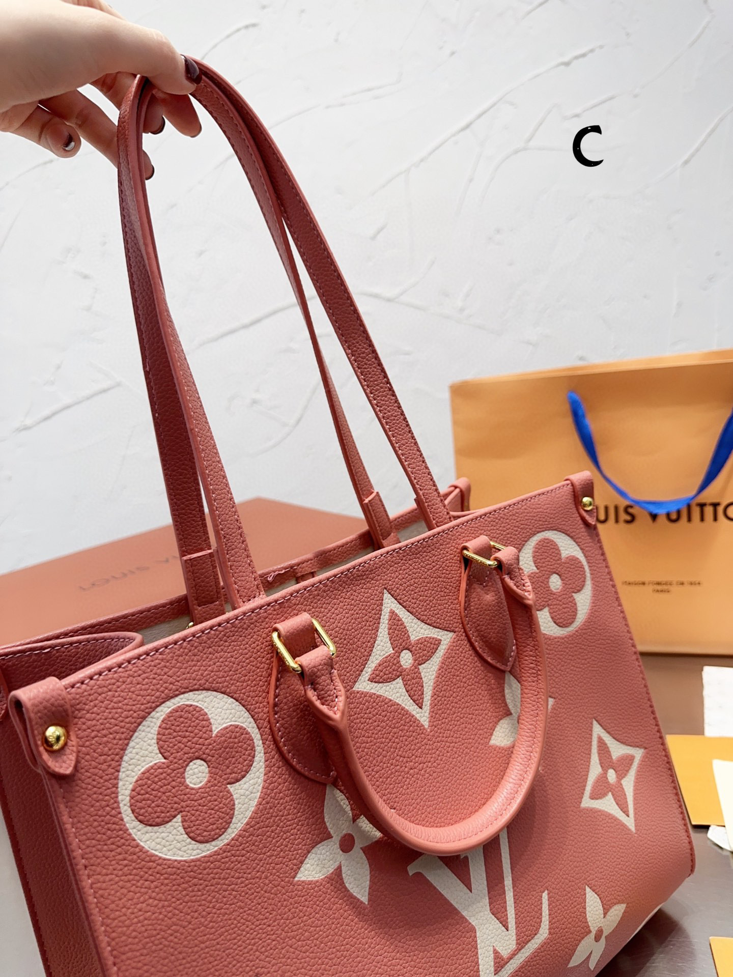 LV $76 code：14023 gallery