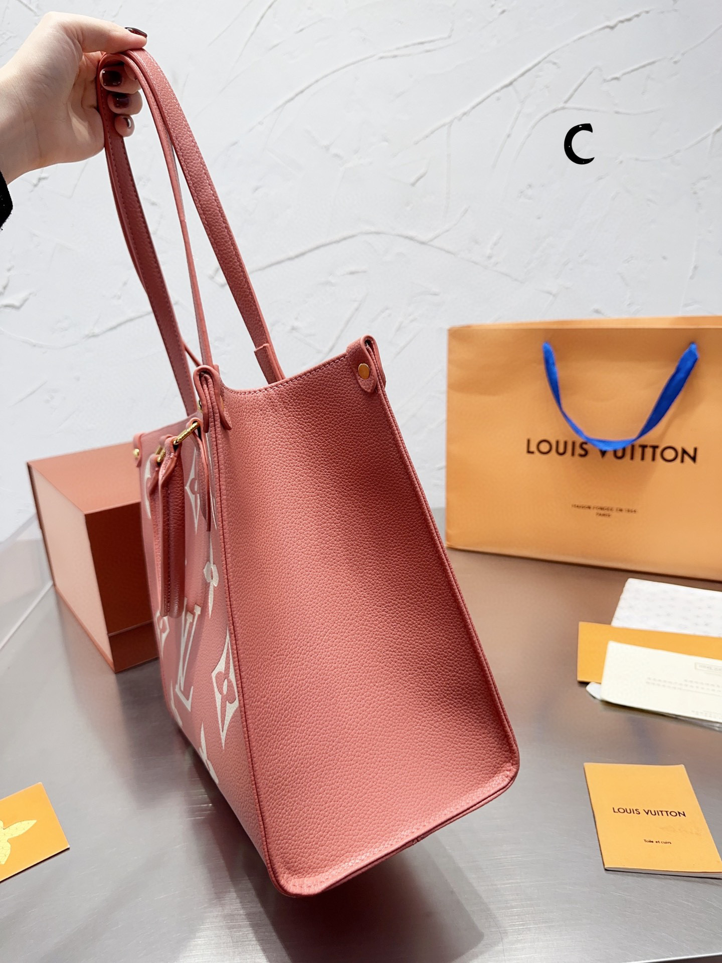 LV $76 code：14023 gallery