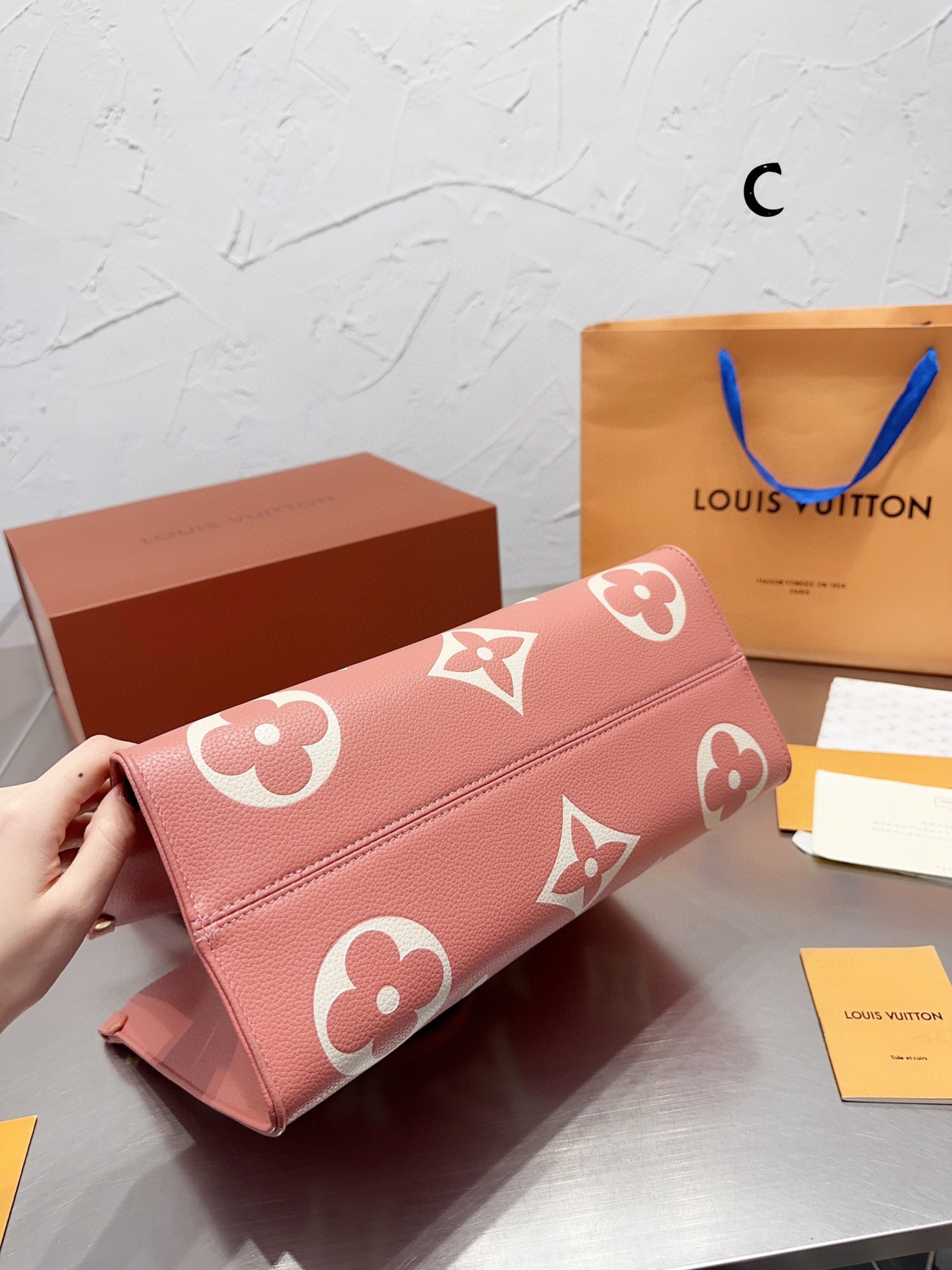 LV $76 code：14023 gallery