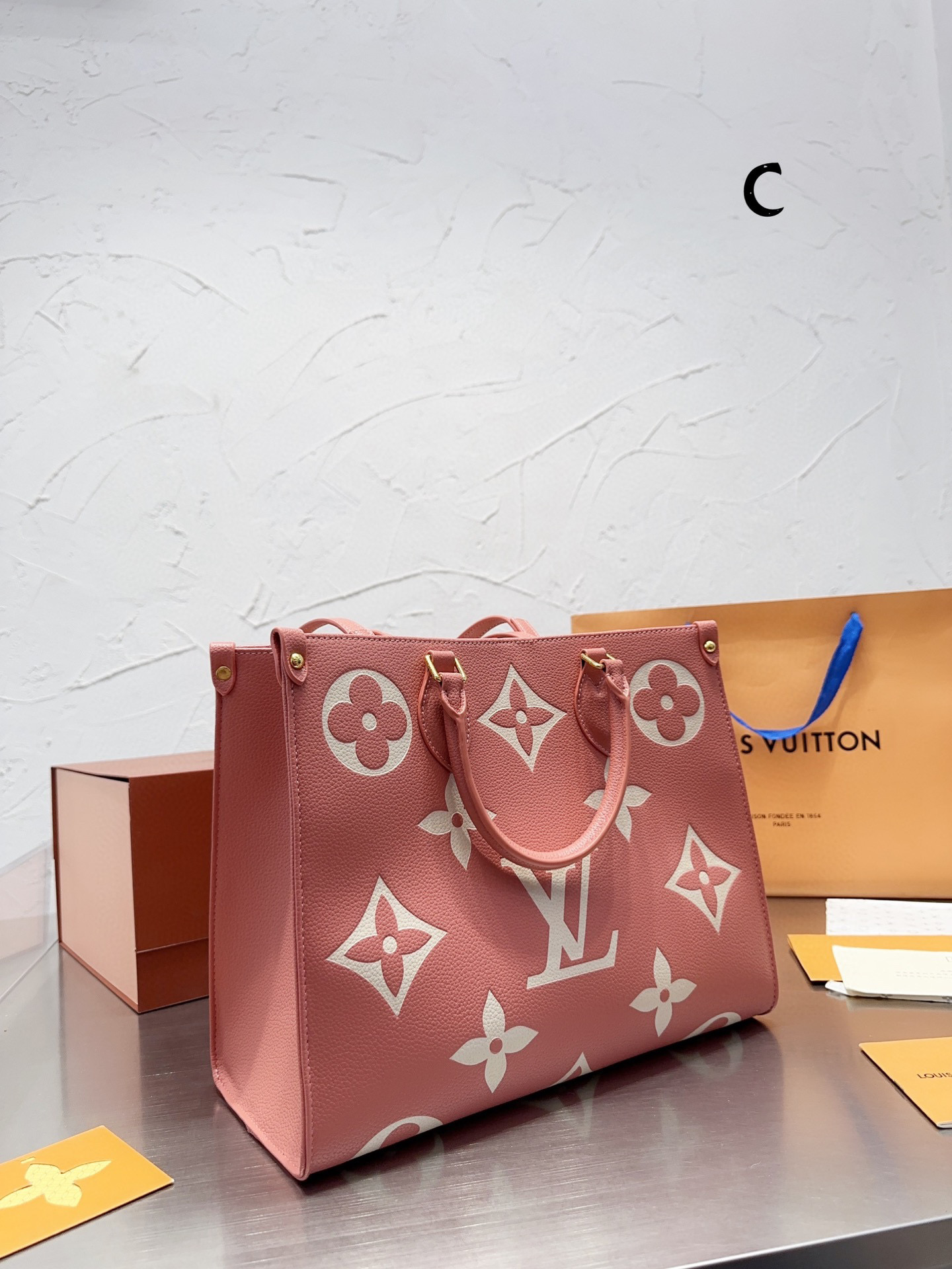LV $76 code：14023 gallery