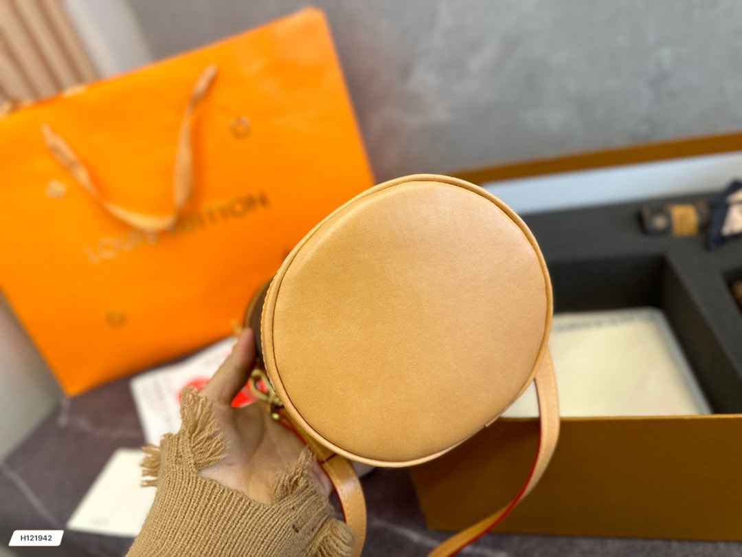 LV $76 code：14518 gallery