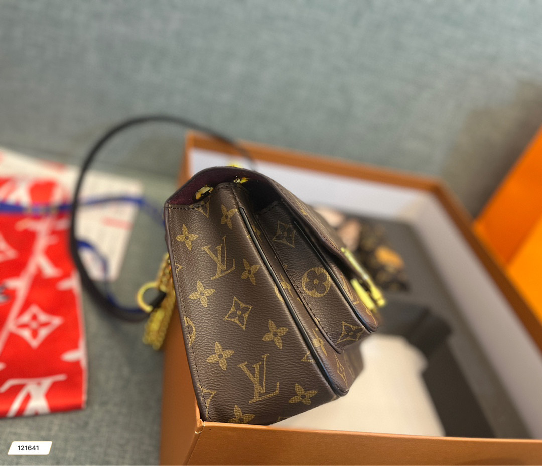 LV $76 code：14520 gallery