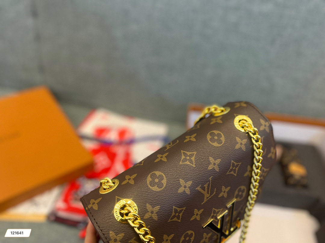LV $76 code：14520 gallery