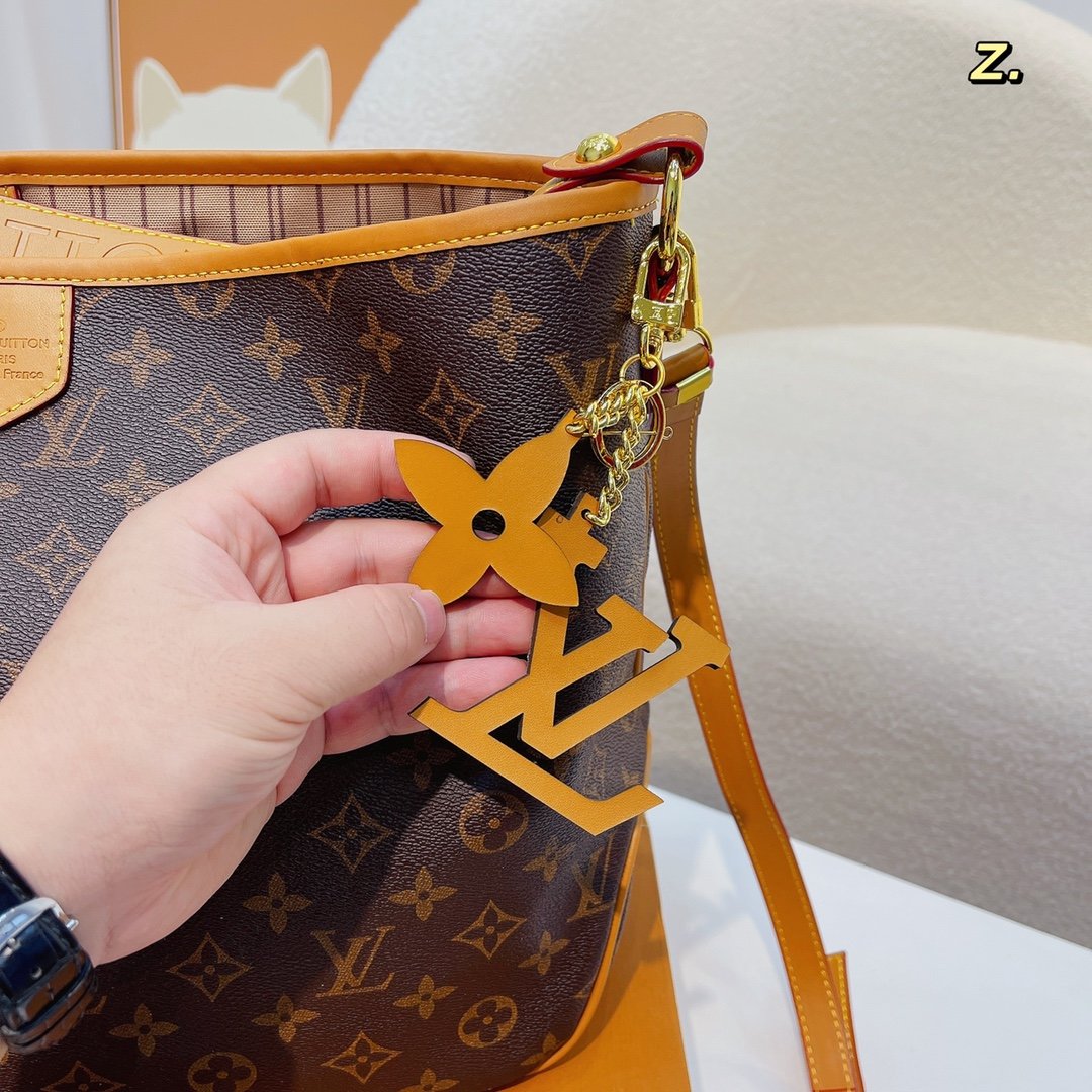 LV $80 code：13811 gallery