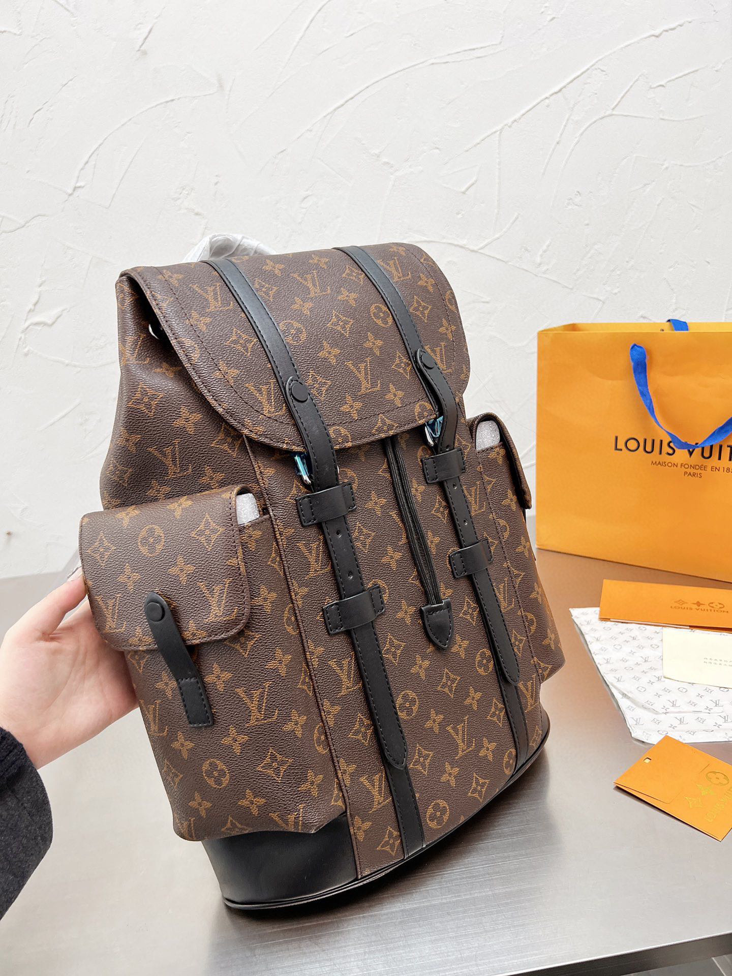 LV $80 code：13973 gallery