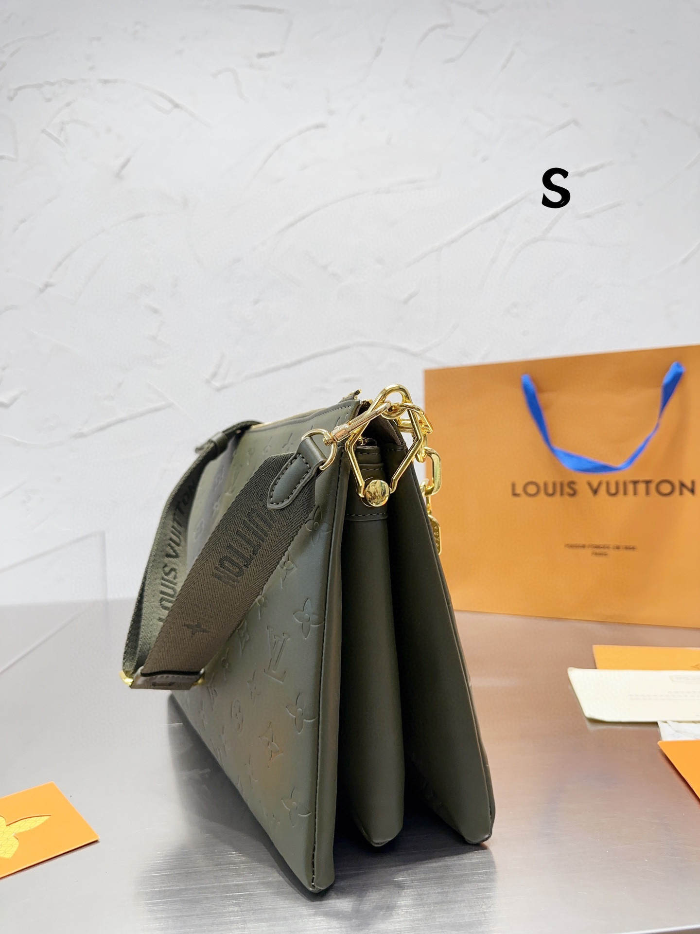LV $80 code：14517 gallery