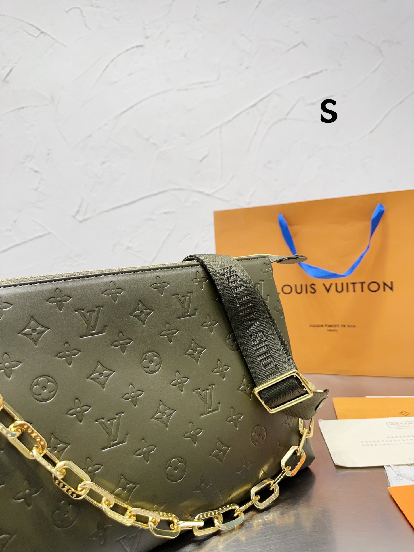 LV $80 code：14517 gallery