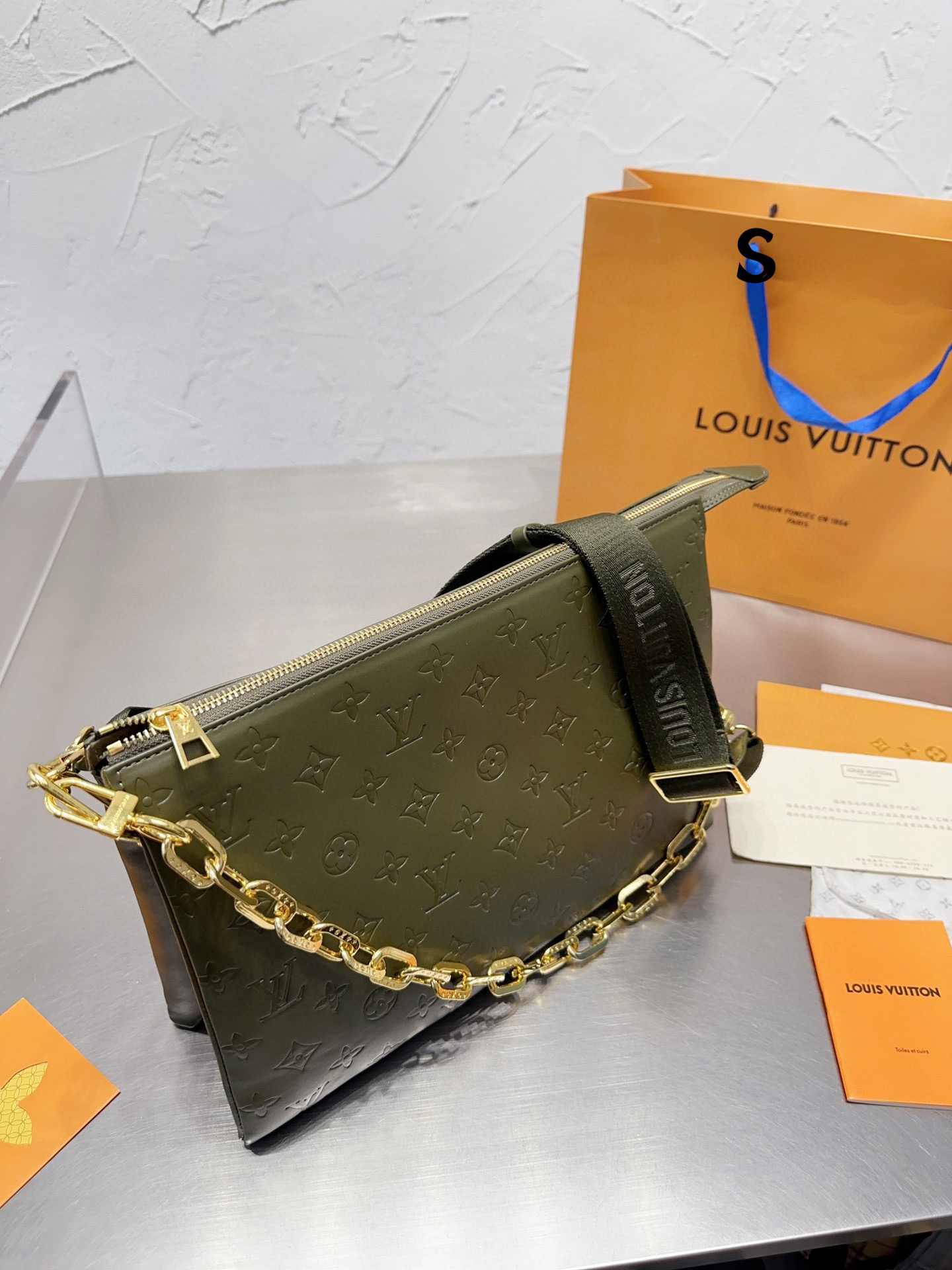 LV $80 code：14517 gallery