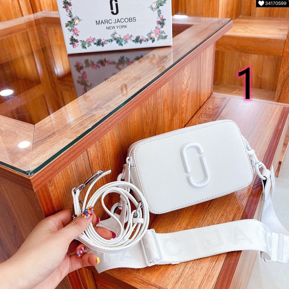 Marc Jacobs $72 Code：6906 gallery