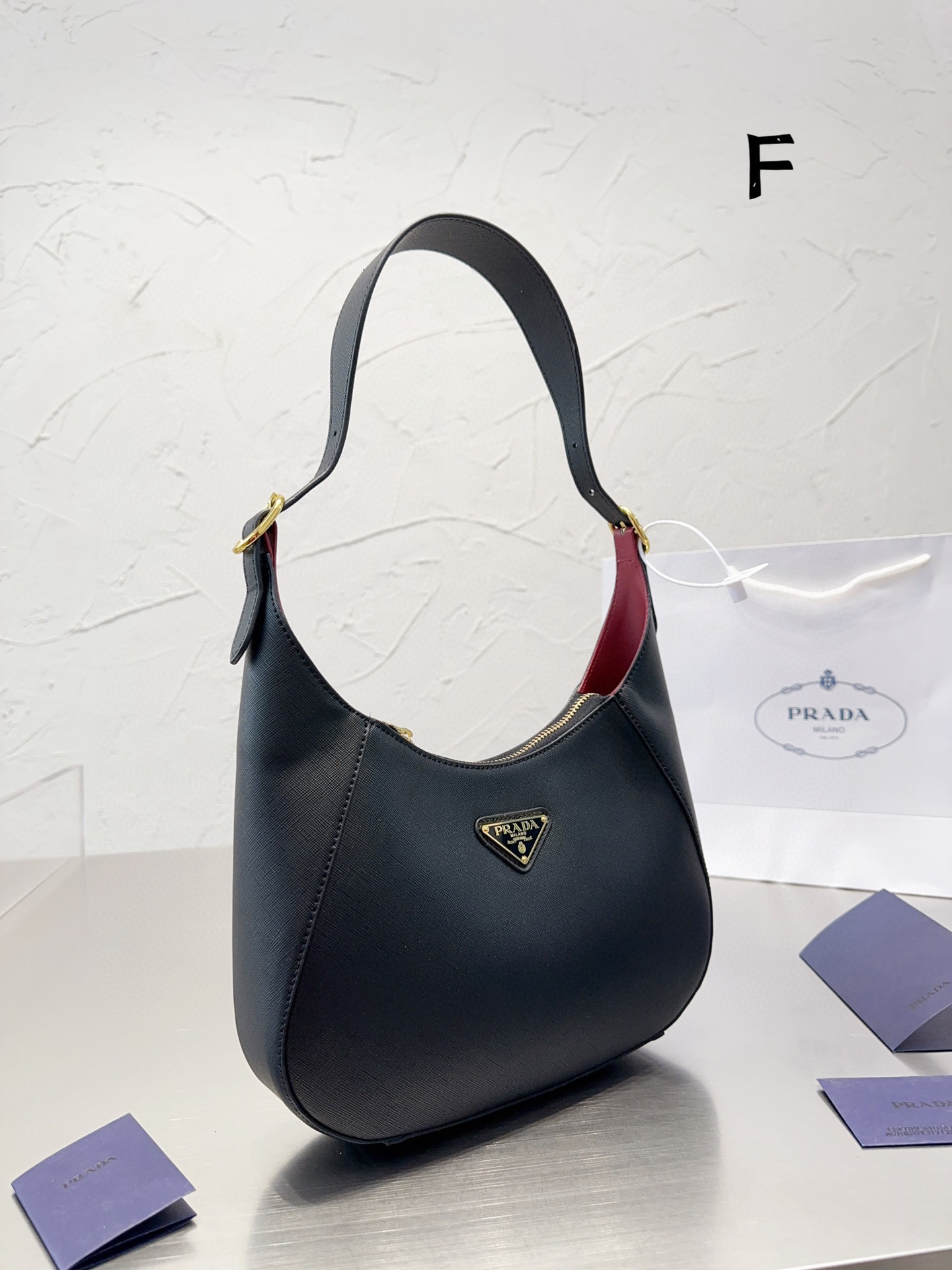 PRADA 68$   code:12351 gallery